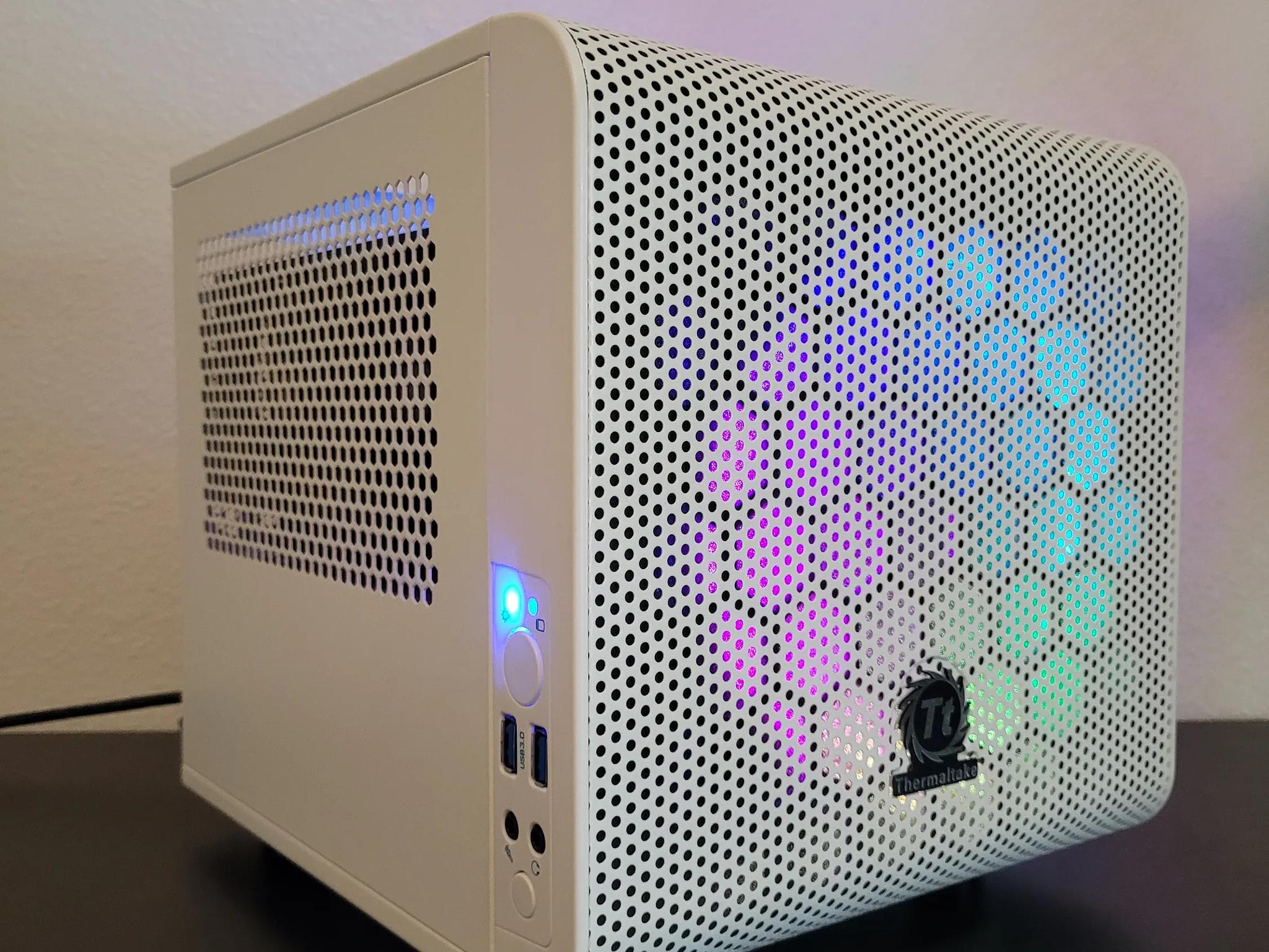 ❄️Snowball ❄️ITX // i7 6700 // GTX 1070 8GB // 16GB DDR4 // 1TB SSD