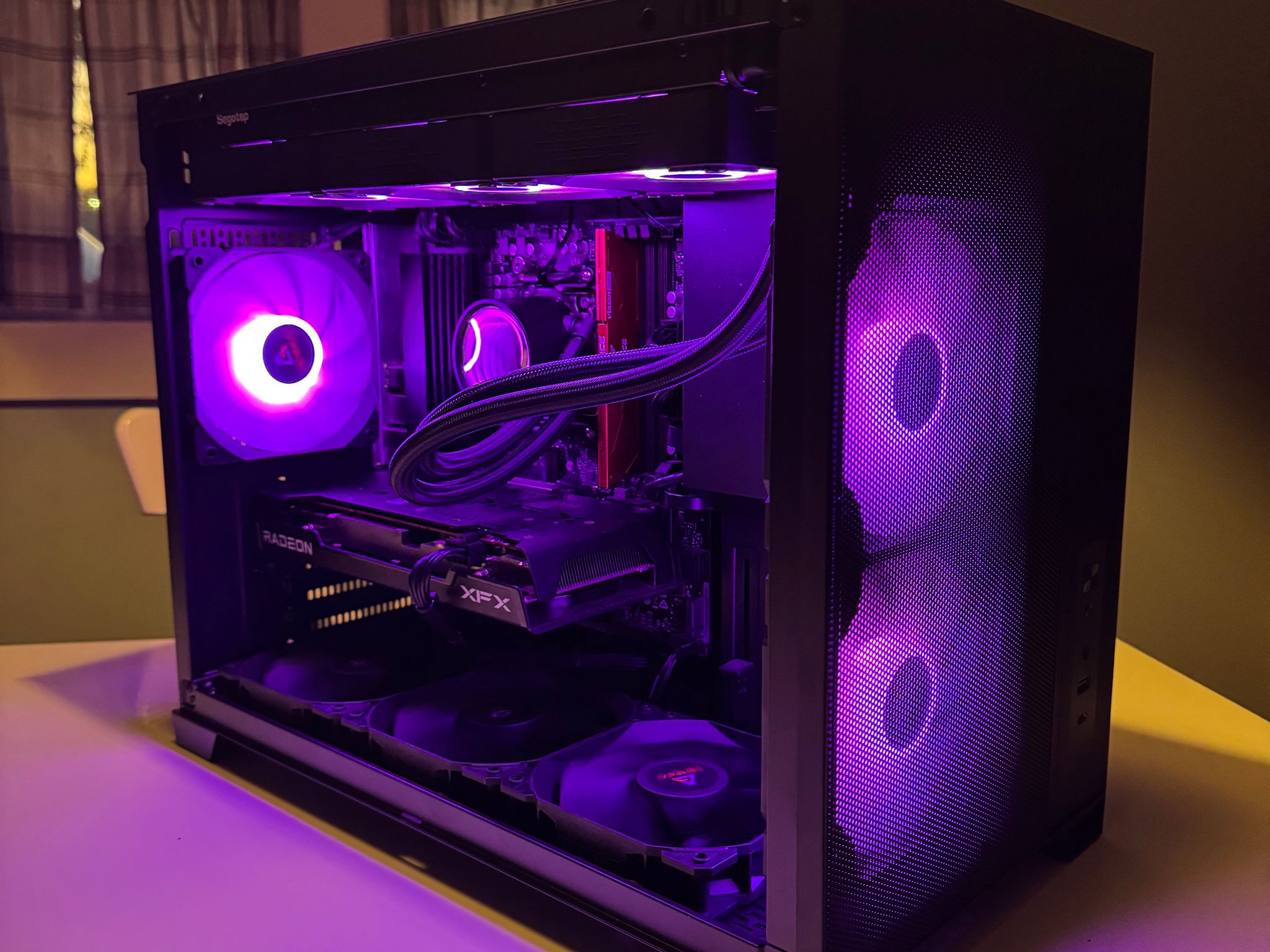 EmberStrike | Custom Gaming PC | RX 7600 - R5 8700F- 16GB Ram - 1TB SSD
