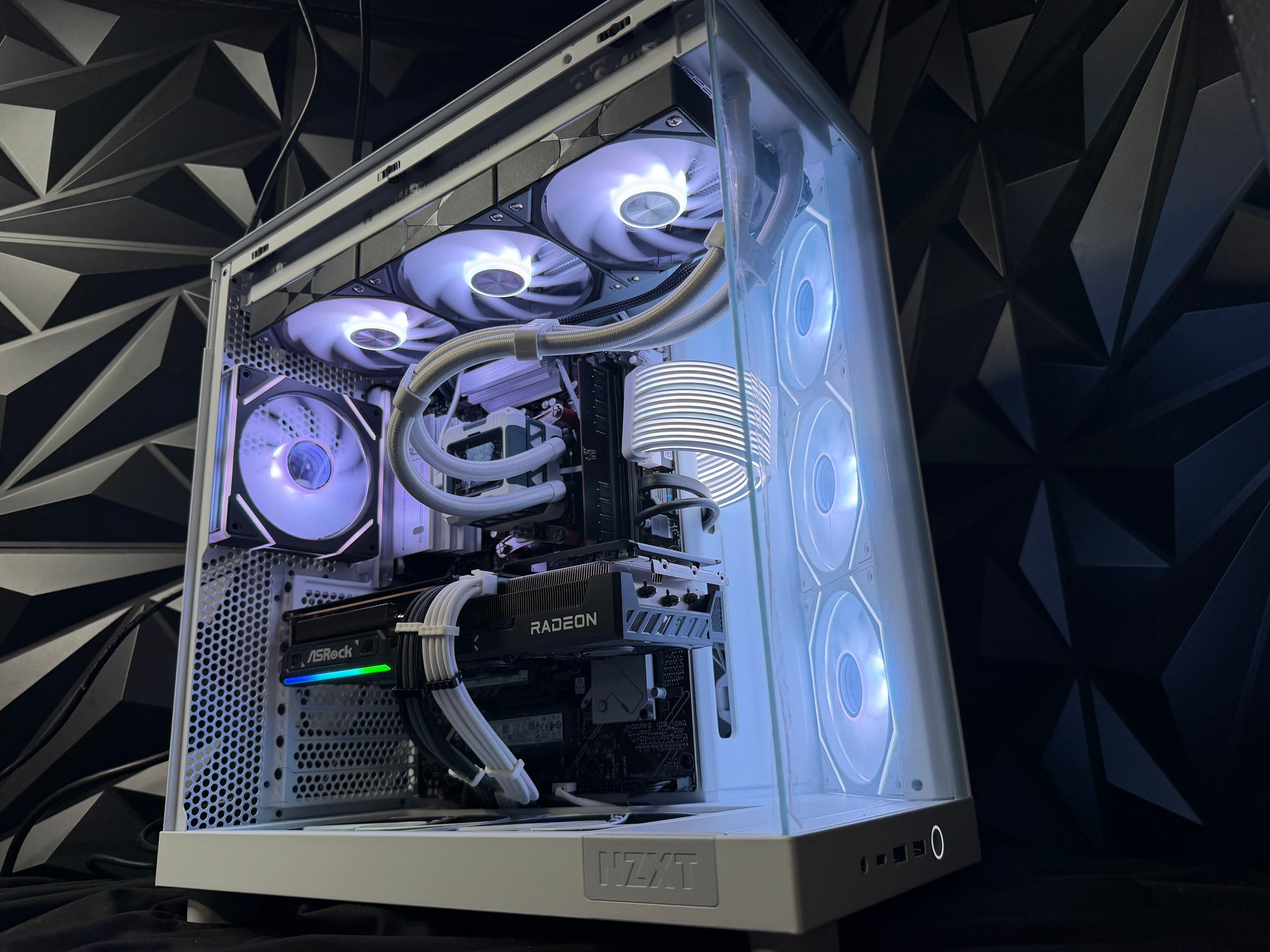 🖤❄️ BLACK ICE ❄️🖤Ryzen 9 7900X| RX 9070 | 4.5 TB NVMe| 32 GB DDR5| 850W Gold PSU