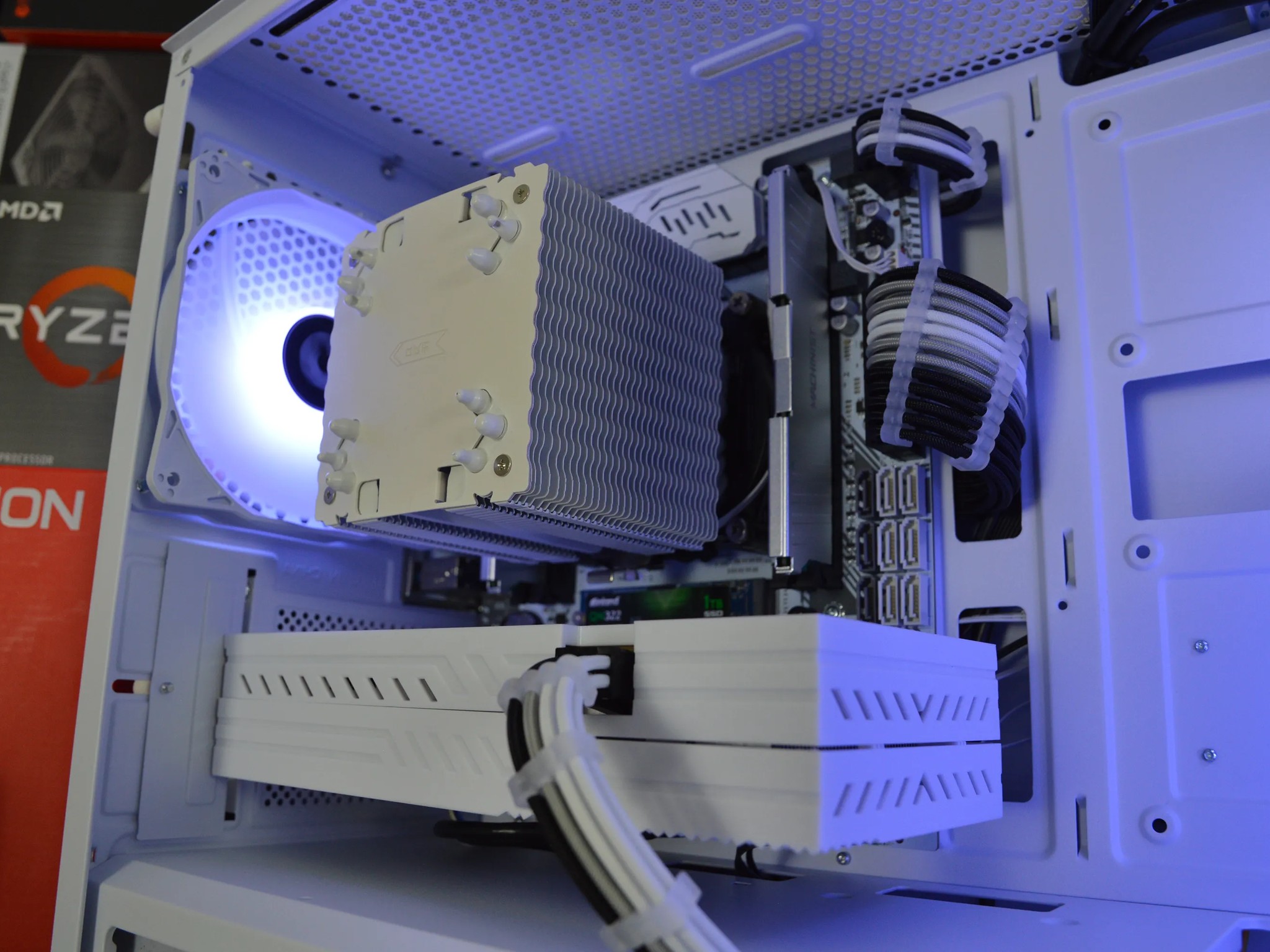 🟣❄️| RX 580 8GB | INTEL XEON E5 2670 V3 | 32GB DDR4 RAM | 1TB NVME SSD | Royal Blizzard |