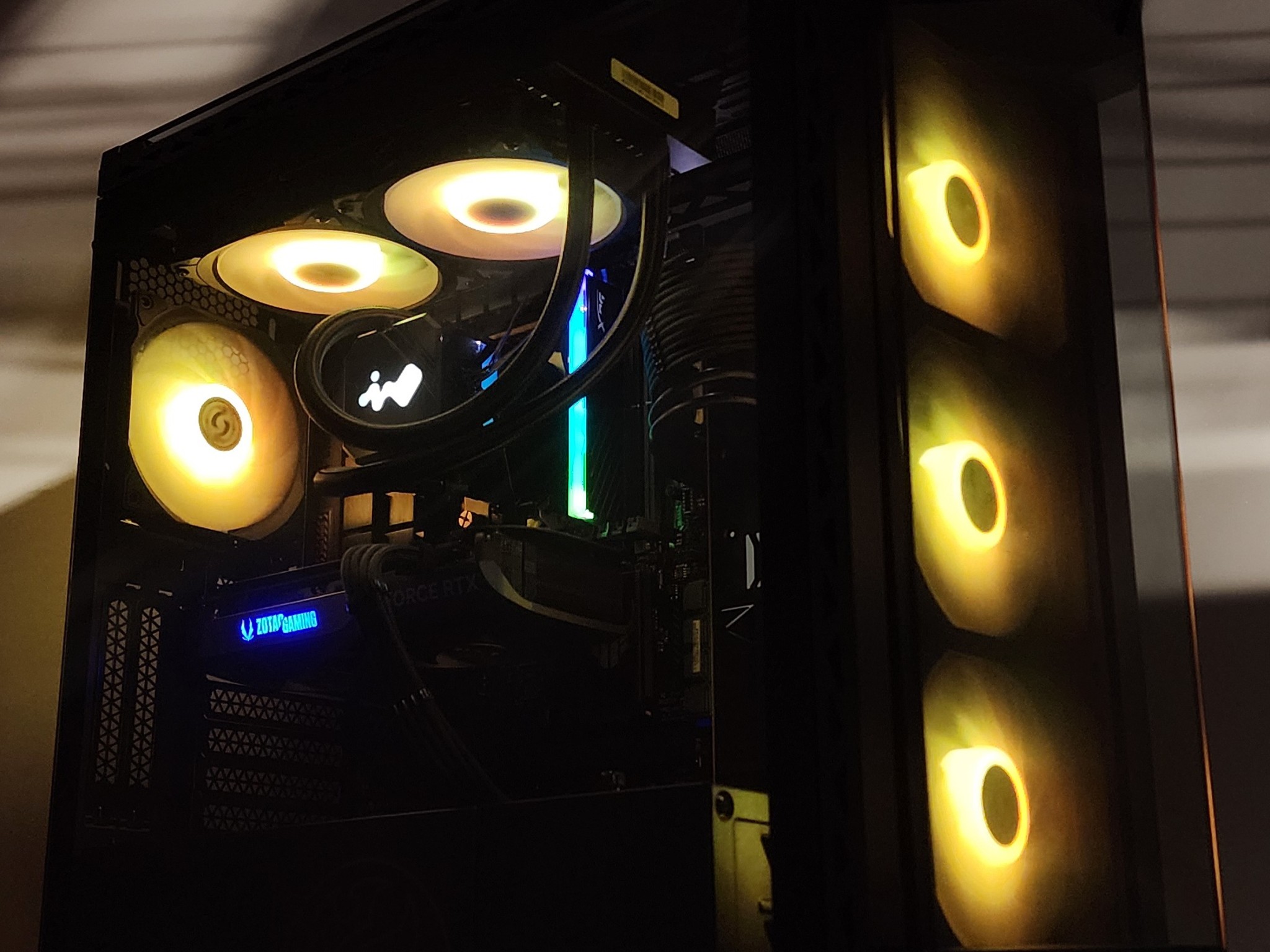 Gaming PC Ryzen 7 7700X 16GB RAM 1TB SSD RTX 4060 Ti 16GB Windows 11 Computer