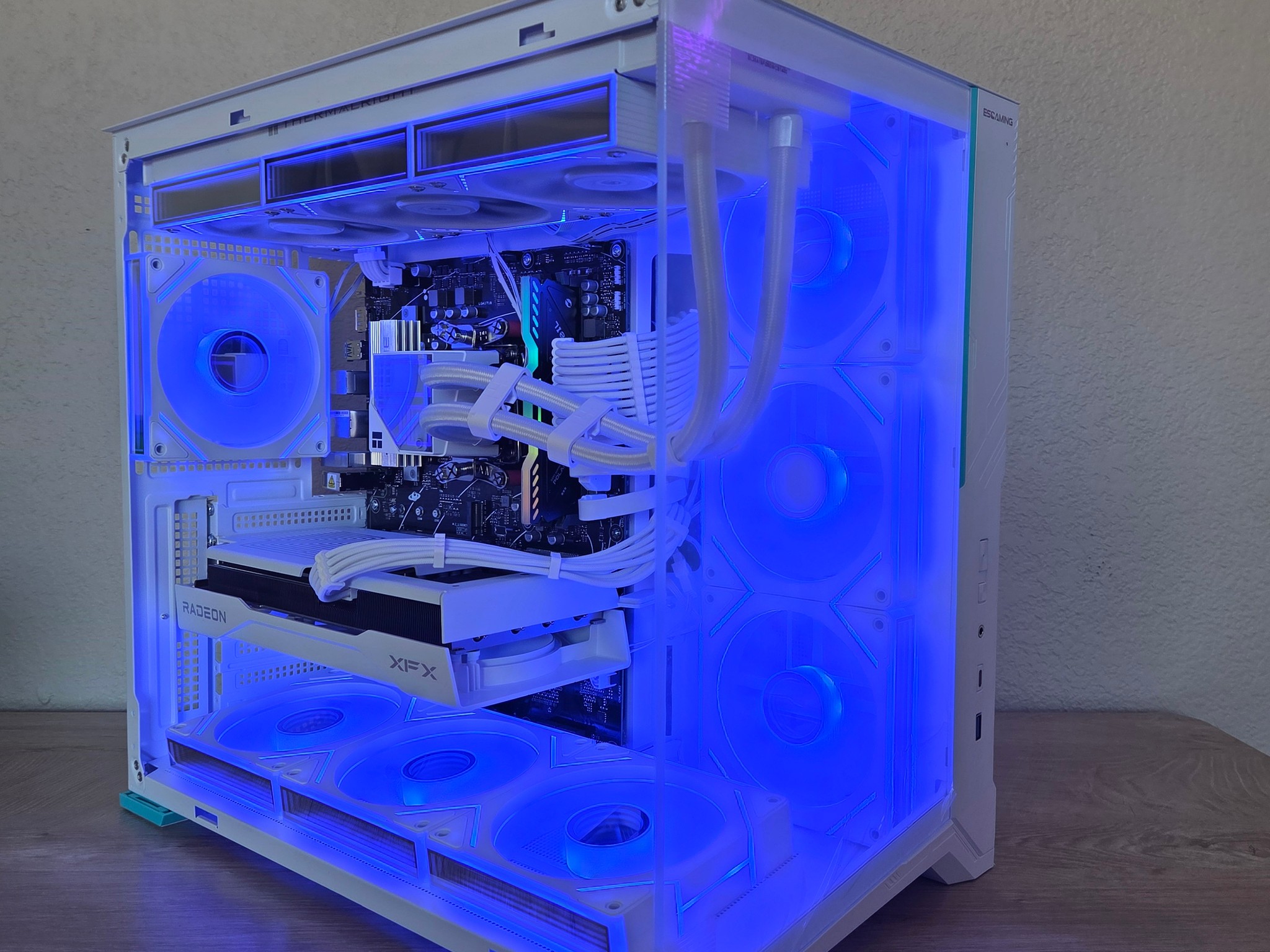 🪞❄️ Mirror Frost | RX 9060 XT White Edition | Ryzen 5 7600 | 360mm AIO | DDR5 Gaming PC ❄️🪞/F/