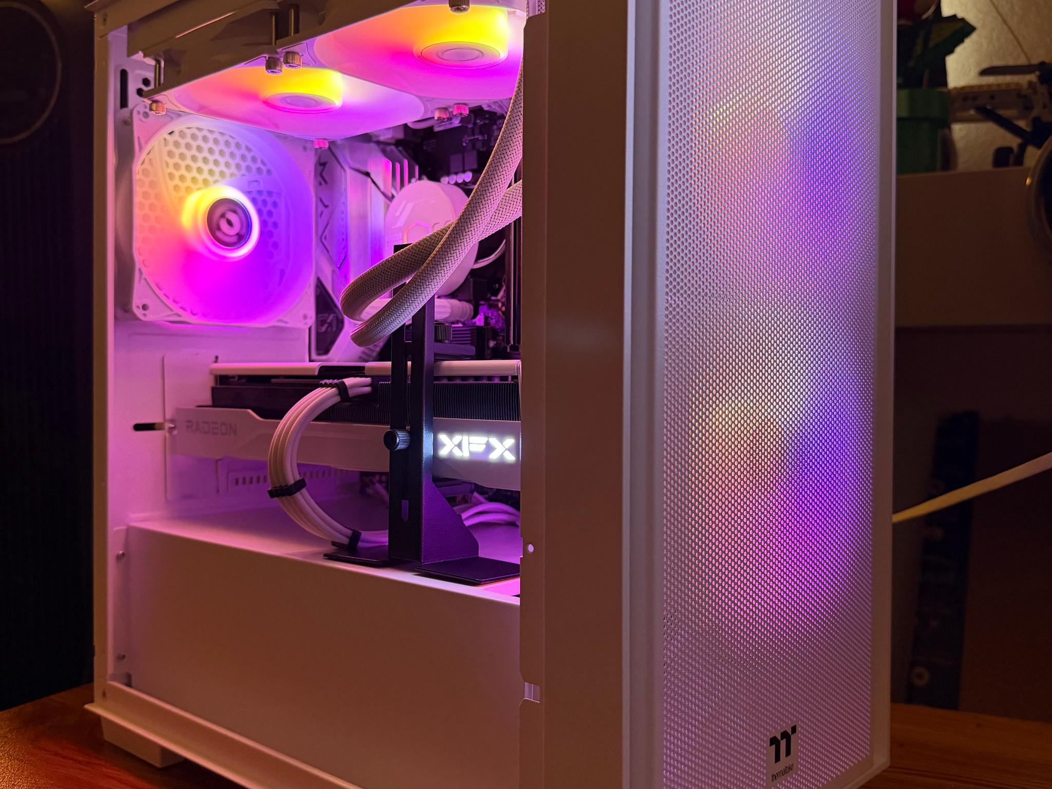 ❄️🧊 White Out 🧊❄️ Intel Gaming PC! i5-13600K | 9060XT 16GB | 1TB SSD | 32GB DDR4 | Free Shipping!