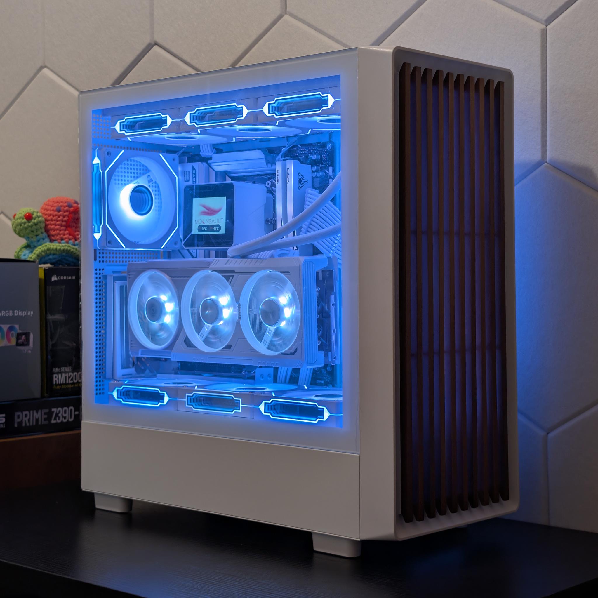 🐻‍❄️🪵4K Gaming Beast | RX 9070XT | Ryzen 7 7800X3D | 2TB SSD | 32GB RAM | WiFi 6 & BT🪵🐻‍❄️