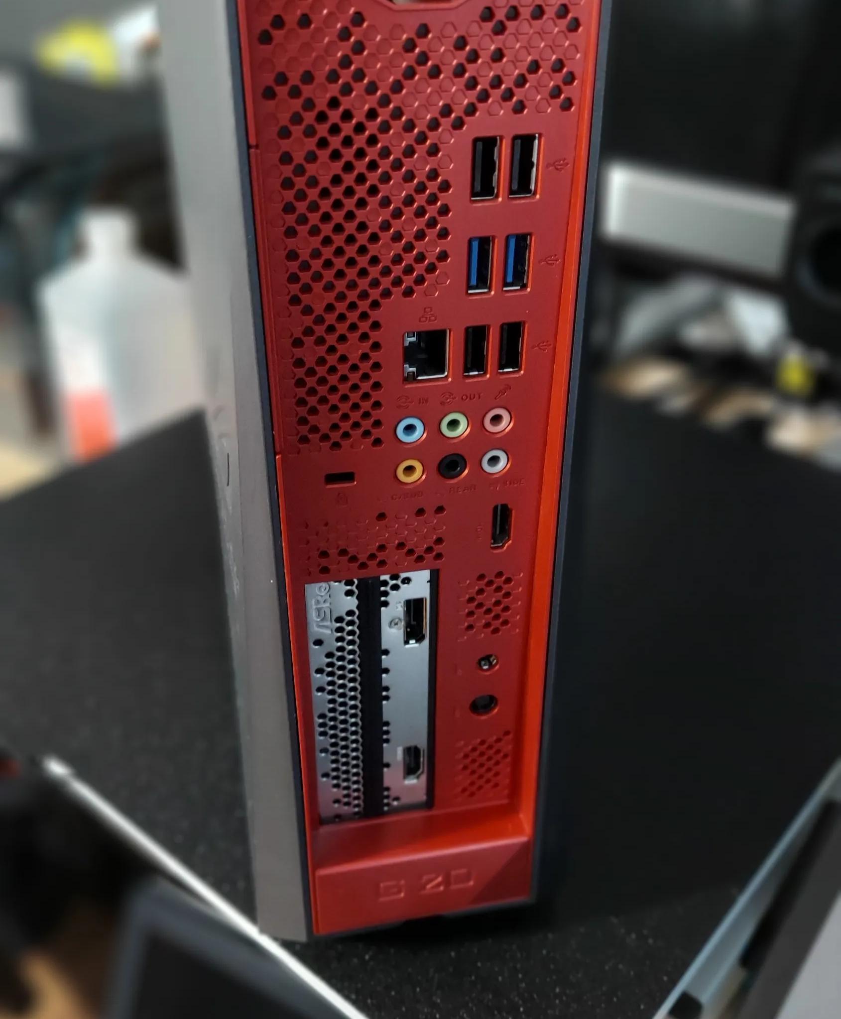 ASUS ROG desktop, i7-4790, RX 6400 4GB, 16GB RAM, 128gb SSD 1TB HDD.