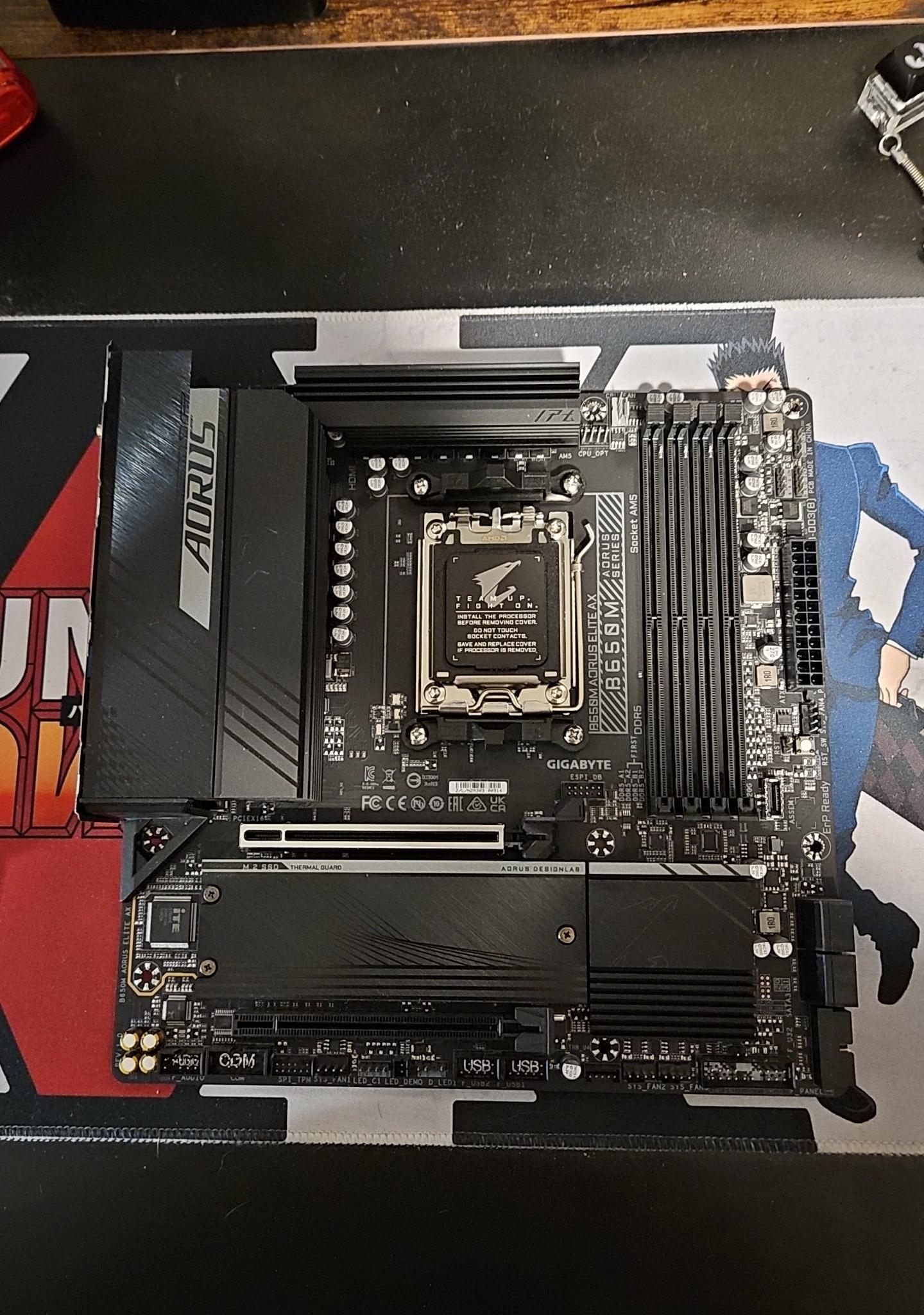 GIGABYTE B650M AORUS Elite AX, CORSAIR VENGEANCE RGB DDR5 RAM 32GB