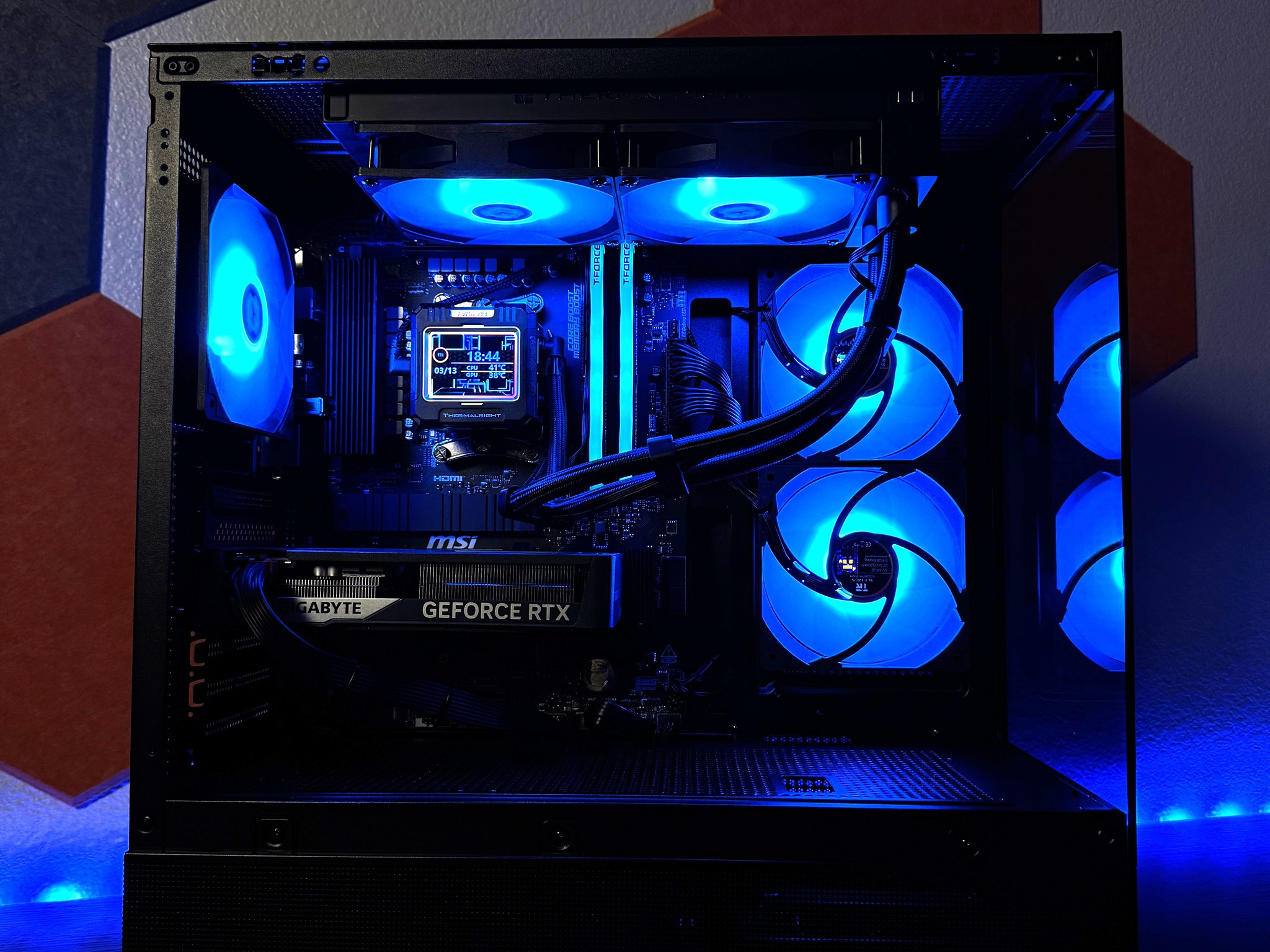 Ryzen 7 7700/RTX 5060 8G 16G DDR5