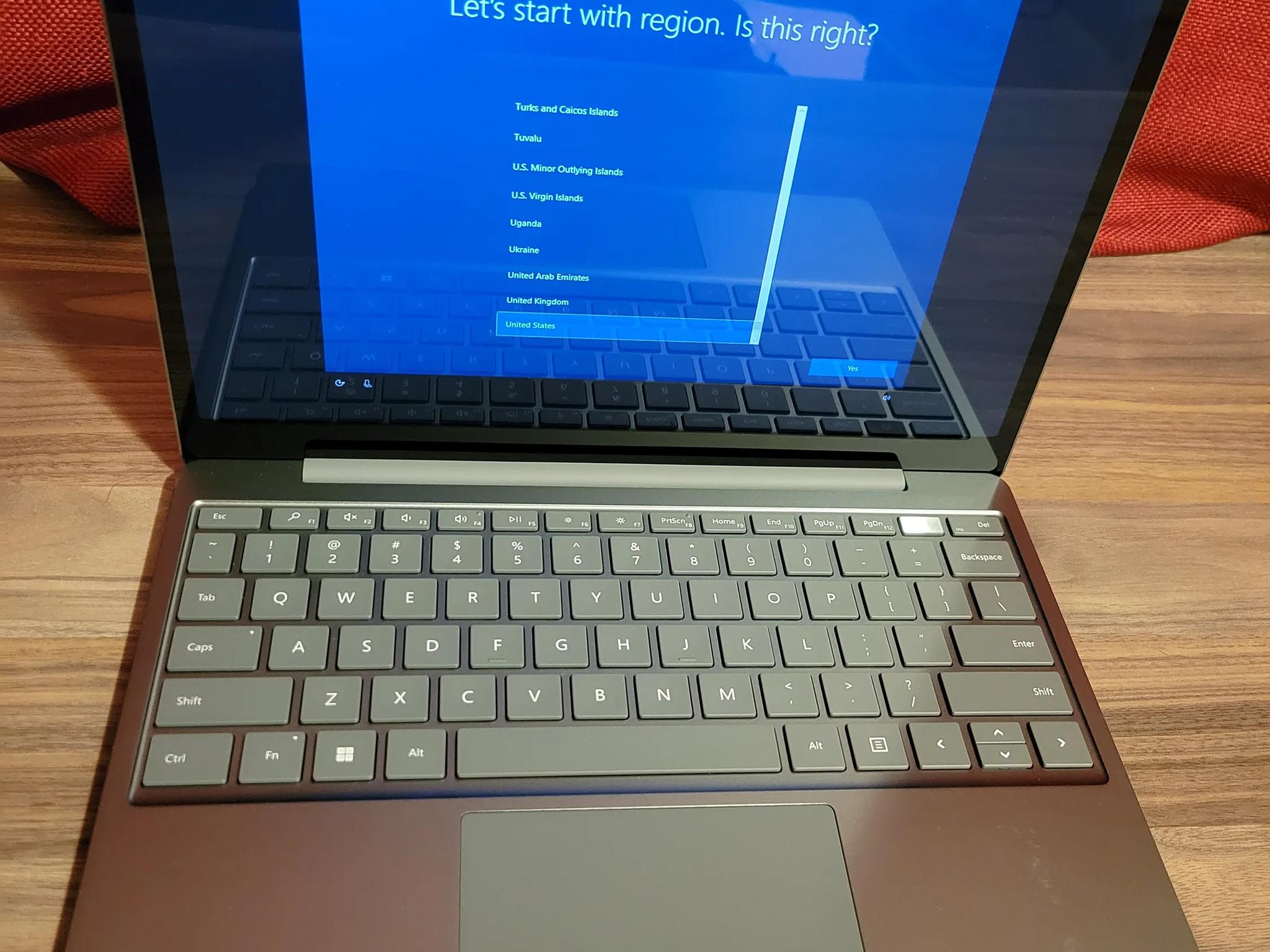 Microsoft Surface Laptop Go 3 - intel i5 12th gen. - 256gb ssd - 12.4" touch screen