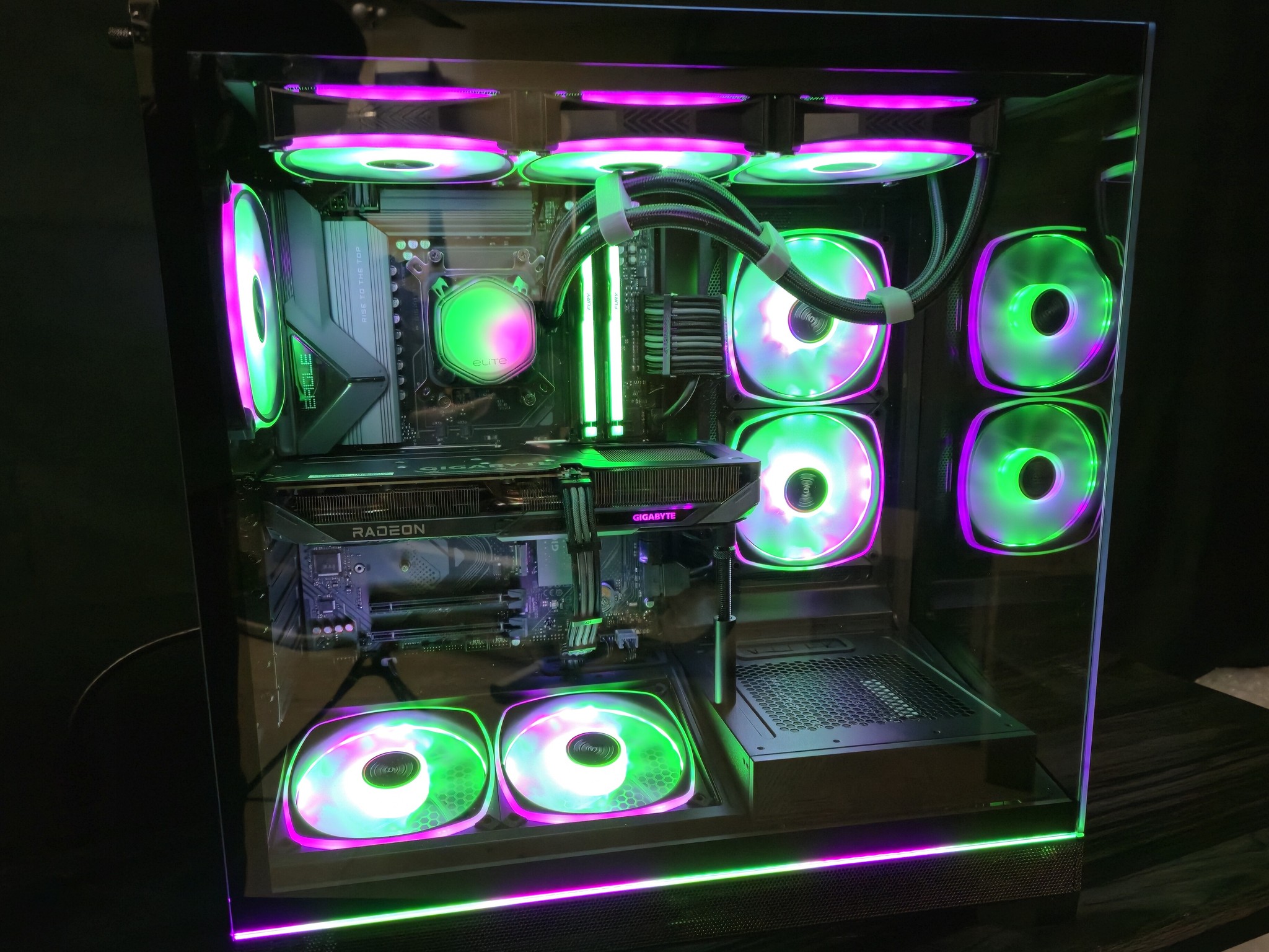 Ryzen 7 7800X3D - RX 9060 XT 16GB - 32GB DDR5 6000 CL30 - Gen4 NVMe - Montech Sky 3 - Custom PC
