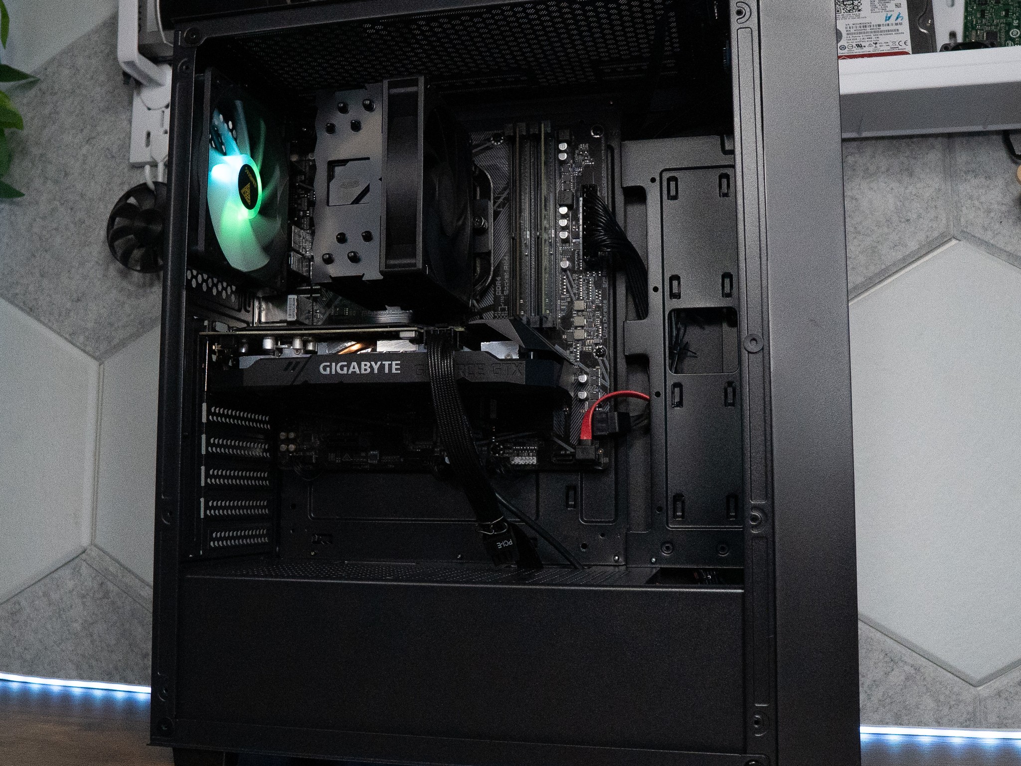 ❄️❄️ BUDGET - FORTNITE Ready GAMING PC | RYZEN 5 2600 | GIGABYTE GTX 1660 | 16GB DDR4 RAM | 1.25TB