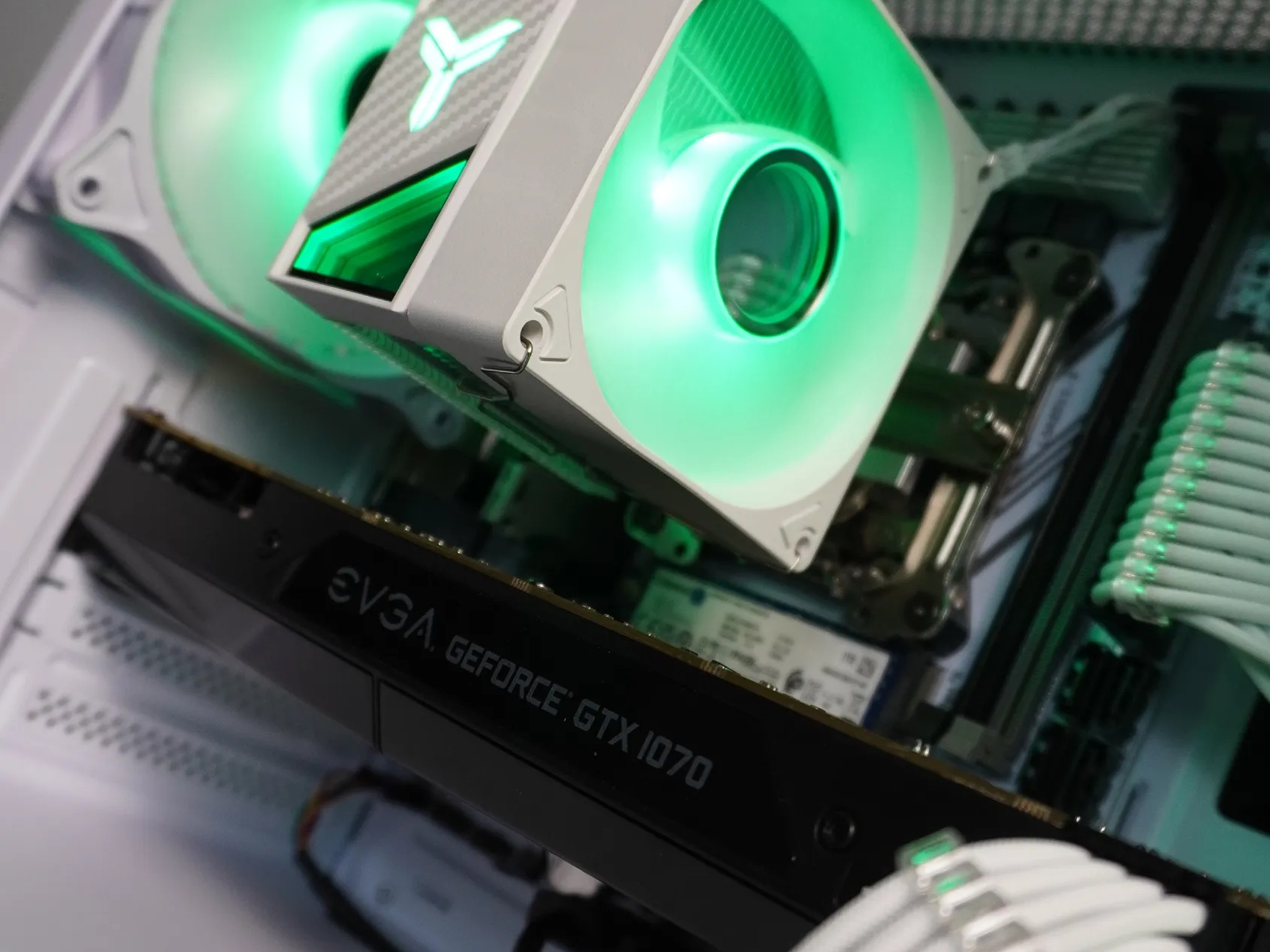 🤍CLEAN🤍 1080p Value PC 💚GTX 1070 8gb 💙Intel Xeon 10 Cores 20 Threads | 16GB RAM | 1TB NVME