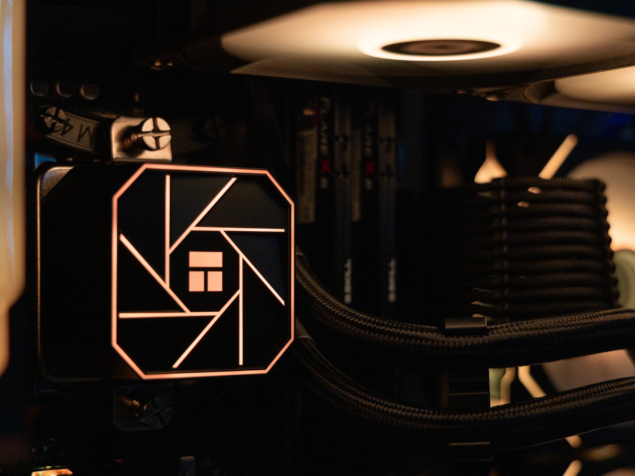 🤖 Cyclone 2.0 🤖 RTX 5070 / AMD R7 9700X / 2TB NVME / 32GB DDR5 RAM / 240 AIO / Windows 11 Pro