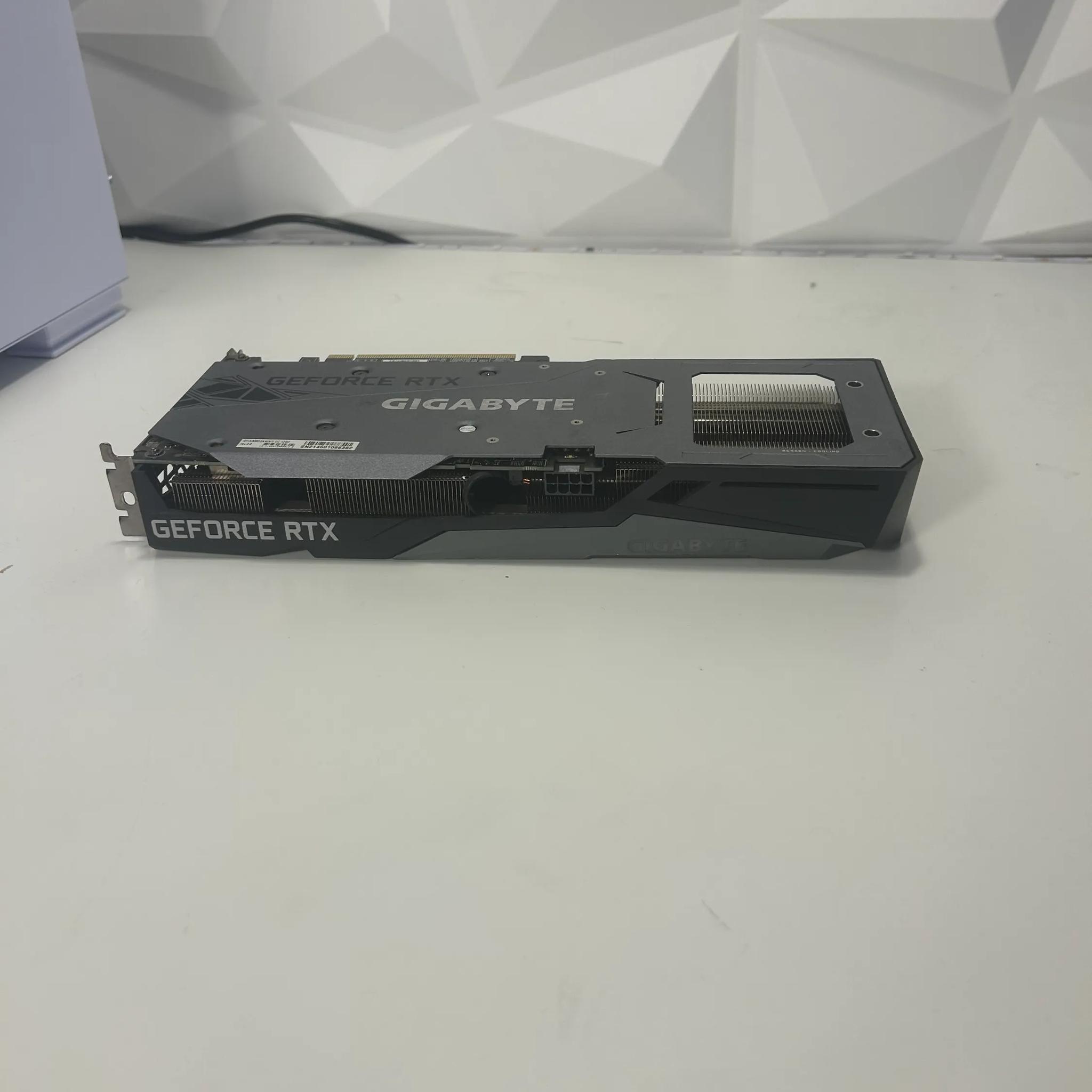 *ARTIFACTS* RTX 3060 12GB GDDR6 Gigabyte WindForce