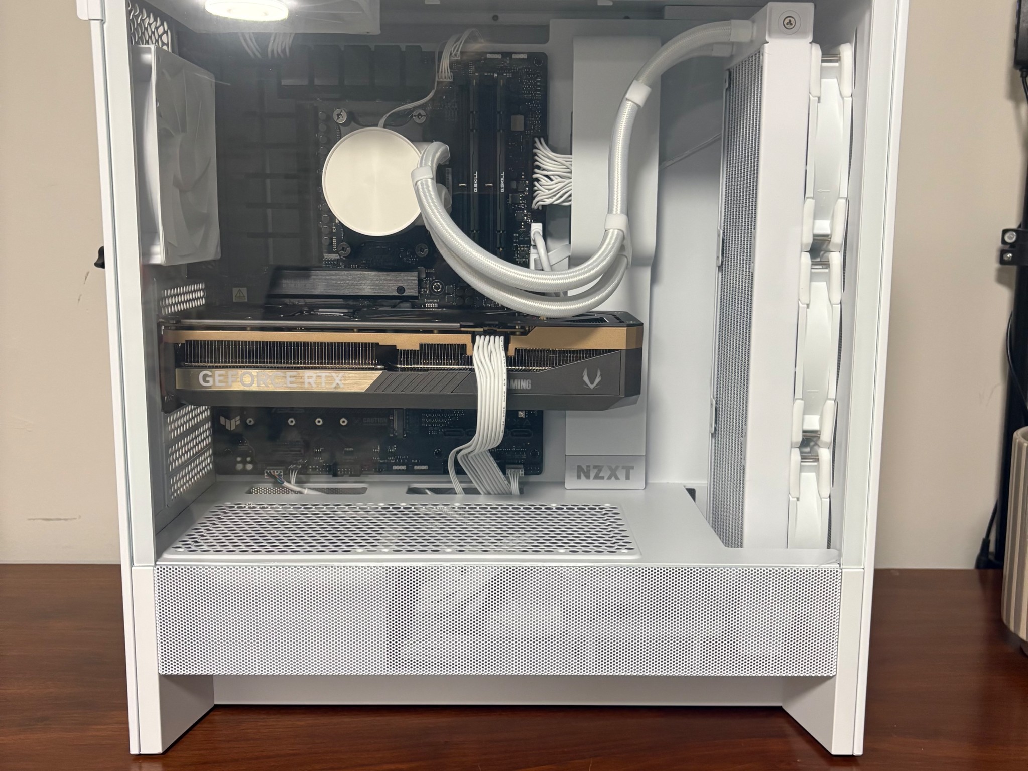 RTX 5070TI | Ryzen 5 7600X3D | 32GB DDR5 | 2TB SSD | 850W PSU | 360MM AIO | 5x 120mm Fan | NZXT H5