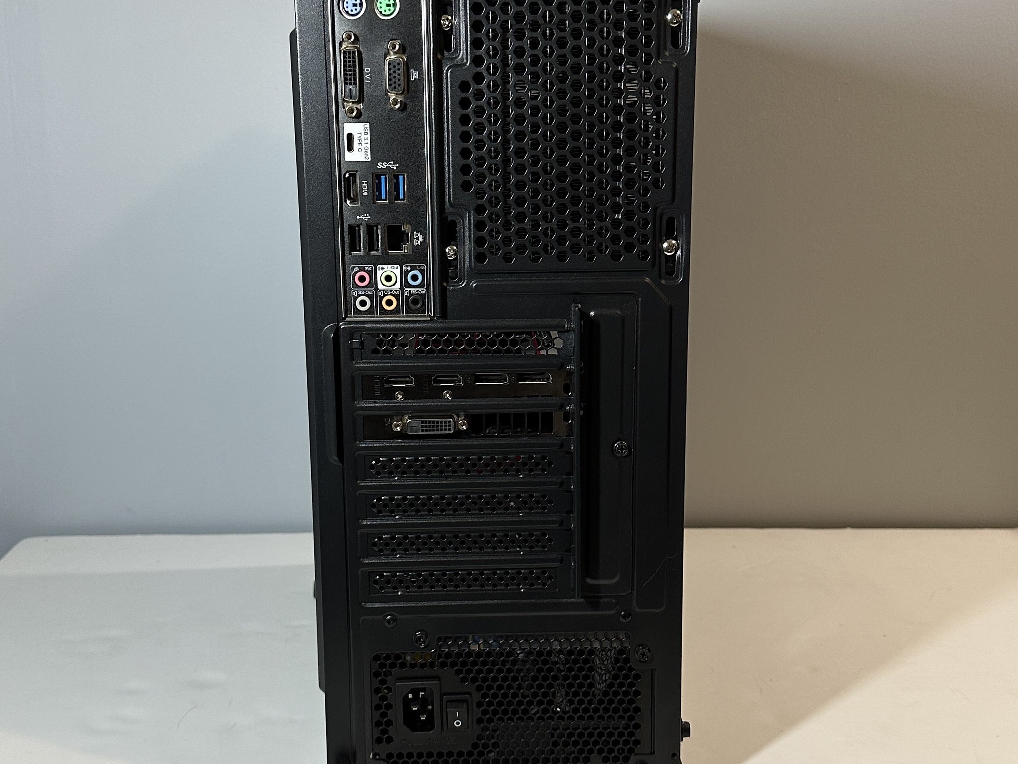 RX 590 8GB | Intel Xeon E3-1270 V6 | 32GB RAM | 500GB SSD | Custom Gaming PC WIFI WIN10