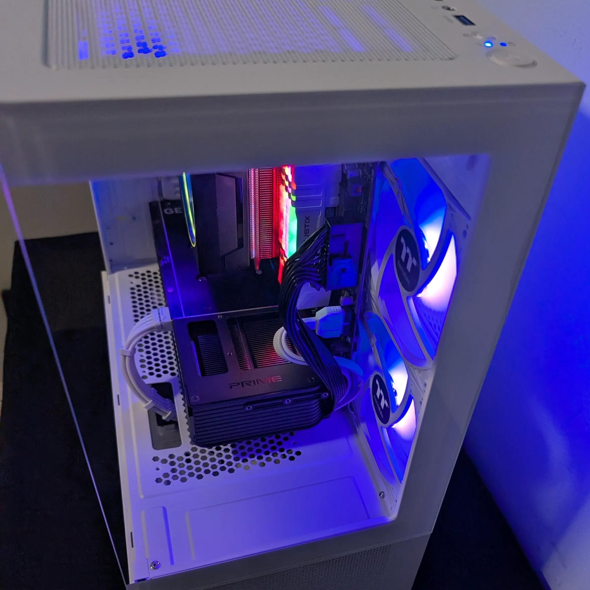 RTX 5060 - Ryzen 7 3700x - Compact Gaming PC