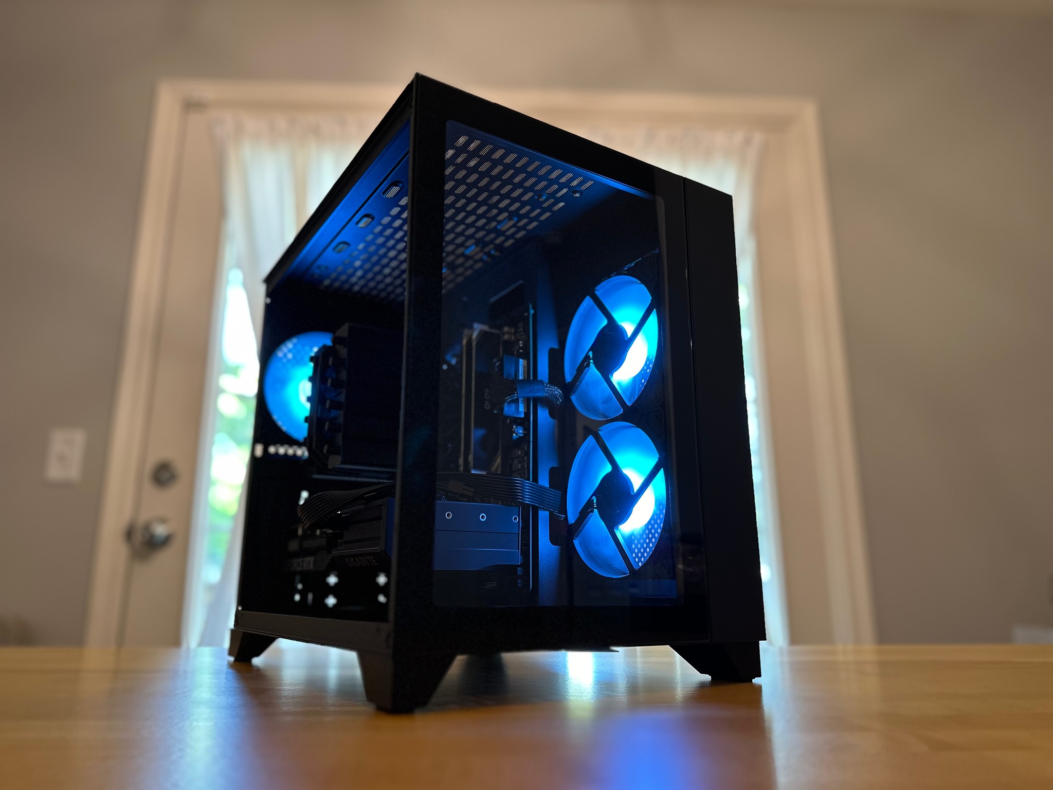 ⚡️🐎|RTX 4070 12gb, Ryzen 7 5800x, 32gb Ram, 1tb SSD Content Creation/Gaming Powerhouse! All New