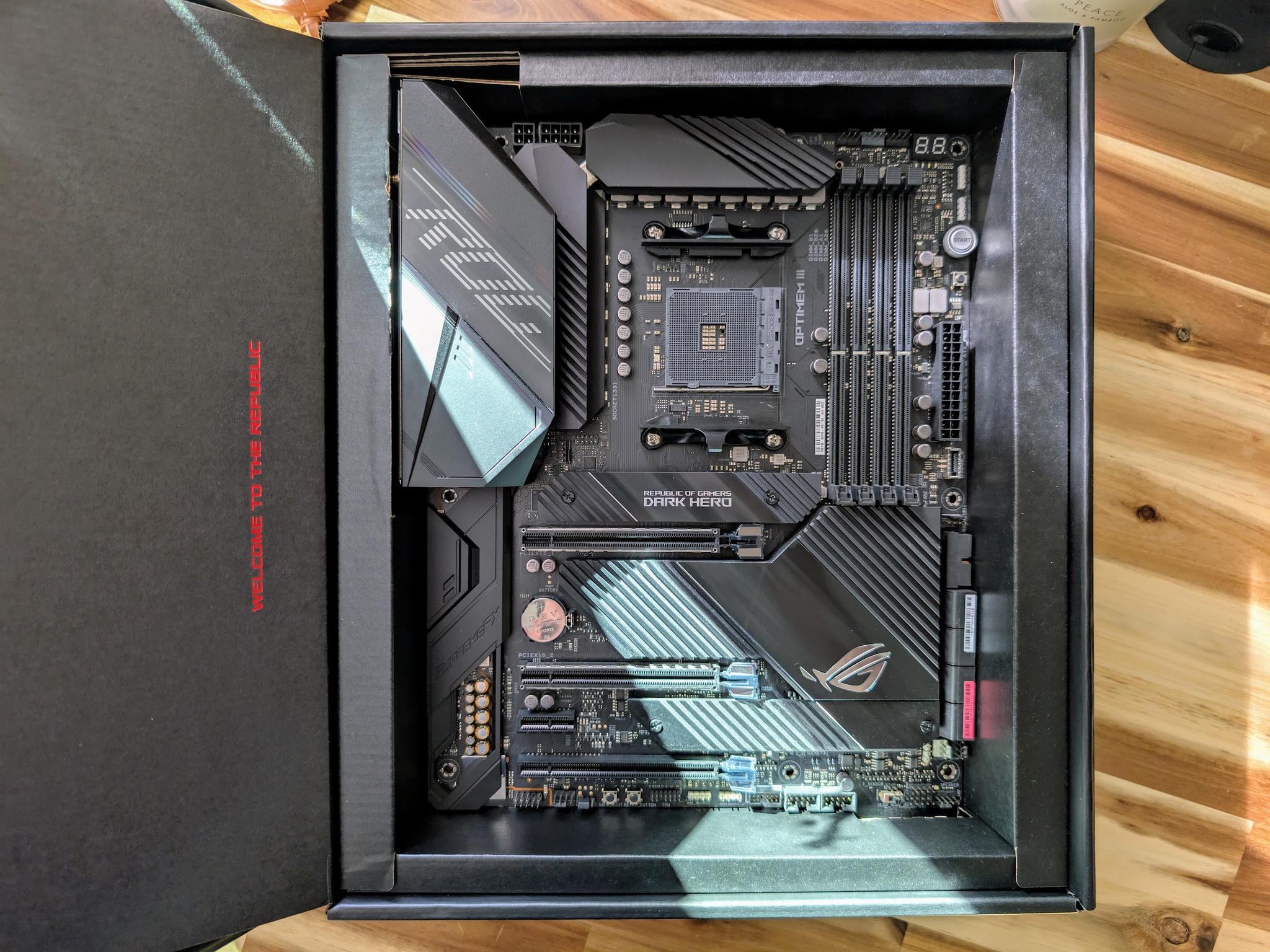 Asus ROG Crosshair VIII Dark Hero AMD AM4 X570