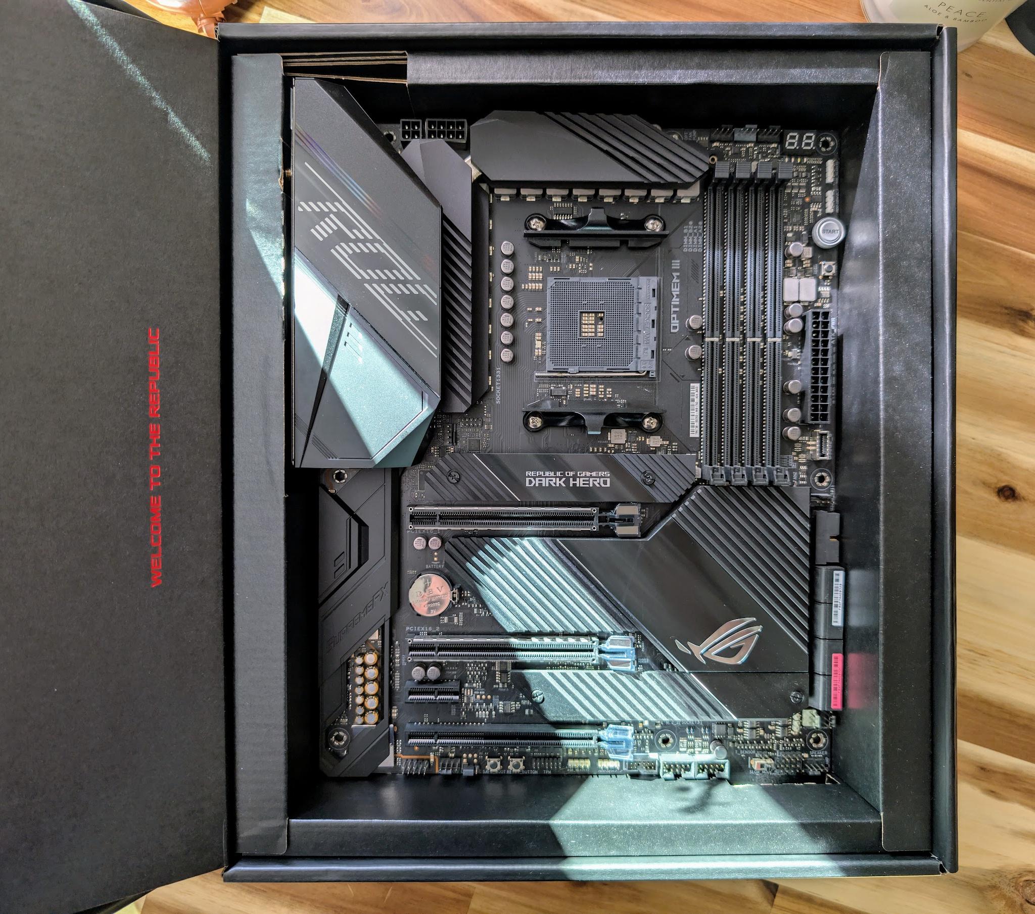 Asus ROG Crosshair VIII Dark Hero AMD AM4 X570