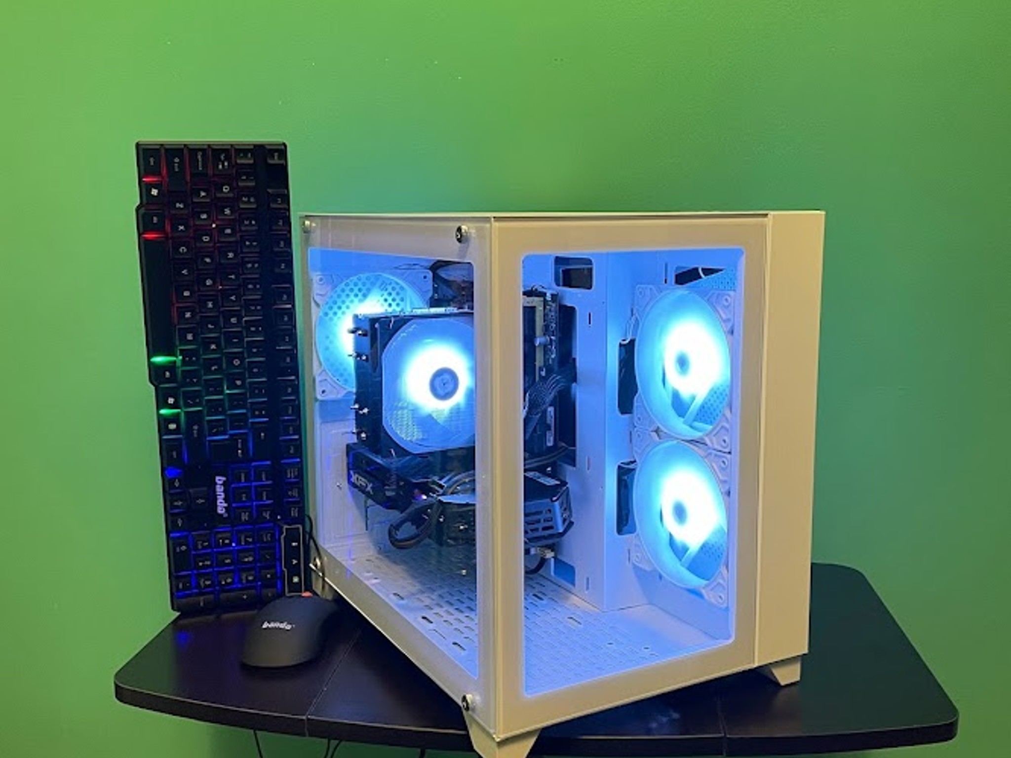 CLEAN White Gaming PC| Intel i5 / Amd RX580 / 8GB / 500GB SSD Win 10 Pro WiFi
