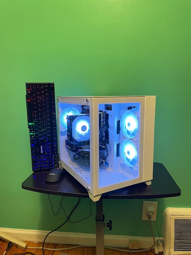 CLEAN White Gaming PC| Intel i5 / Amd RX580 / 8GB / 500GB SSD Win 10 Pro WiFi