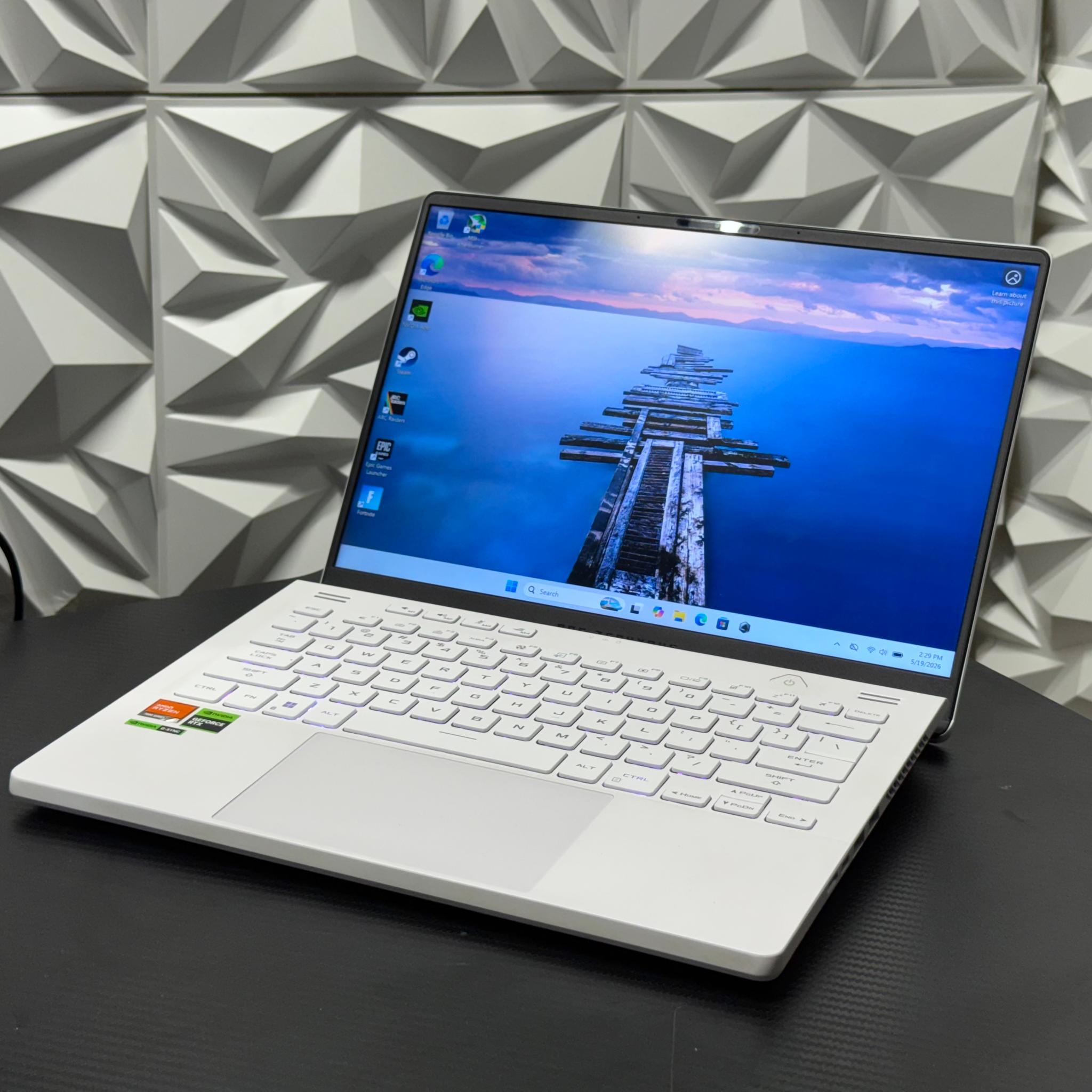 Gaming laptop / RTX 4060 / Ryzen 9 / 32GB DDR5 Ram / 1TB SSD / 165Hz 1440P Resolution