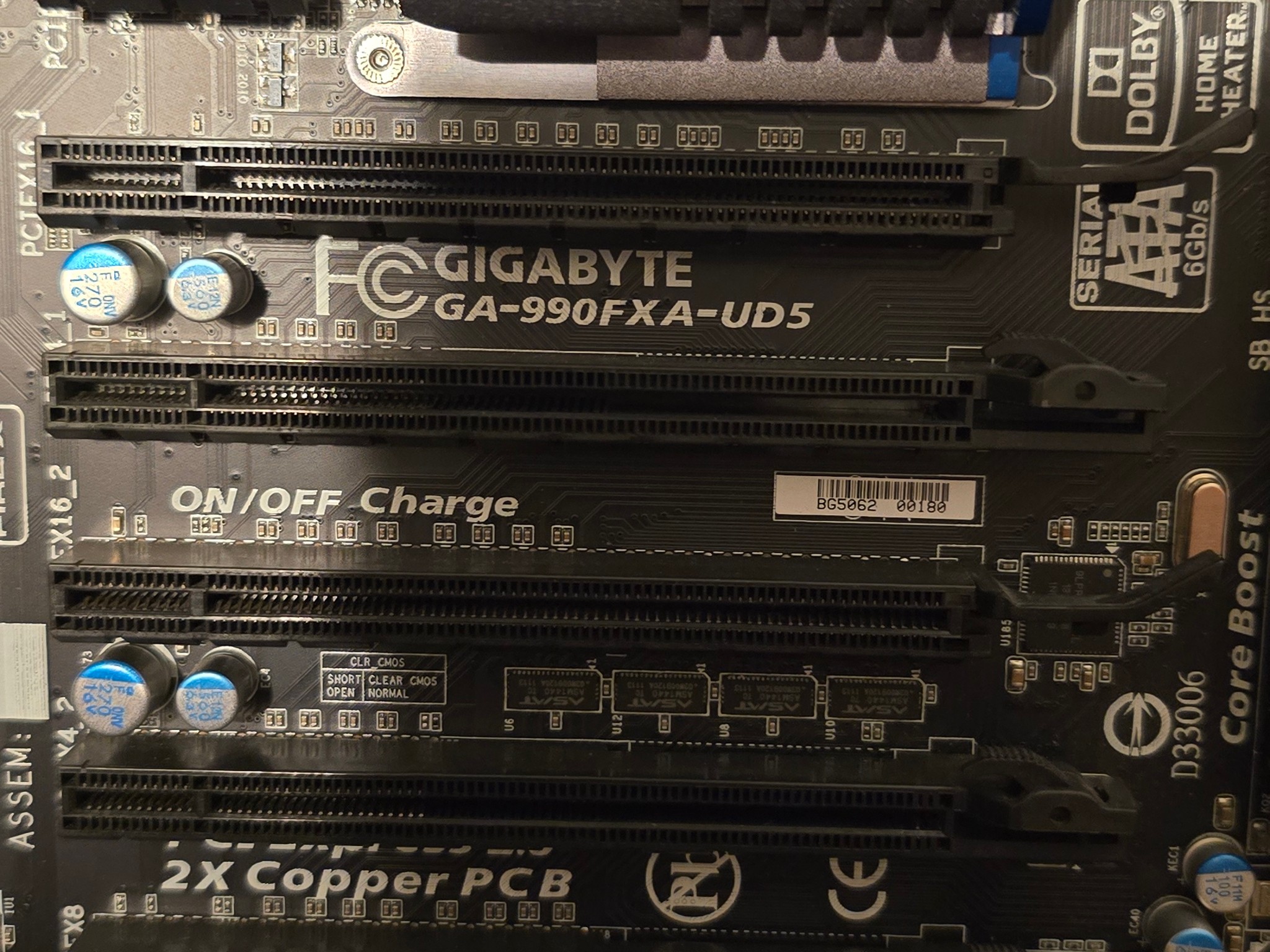Gigabyte GA-990FXA-UD5 Bundle