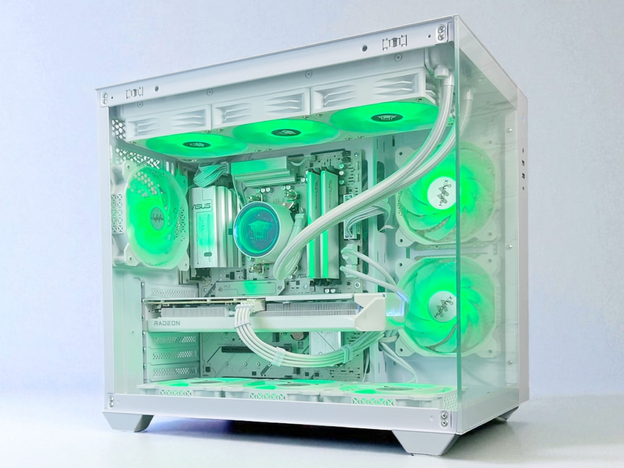 Liquid Cooled AMD RX 9060 XT 16GB Ryzen 8400F 16GB DDR5 1 TB M.2 Gaming PC