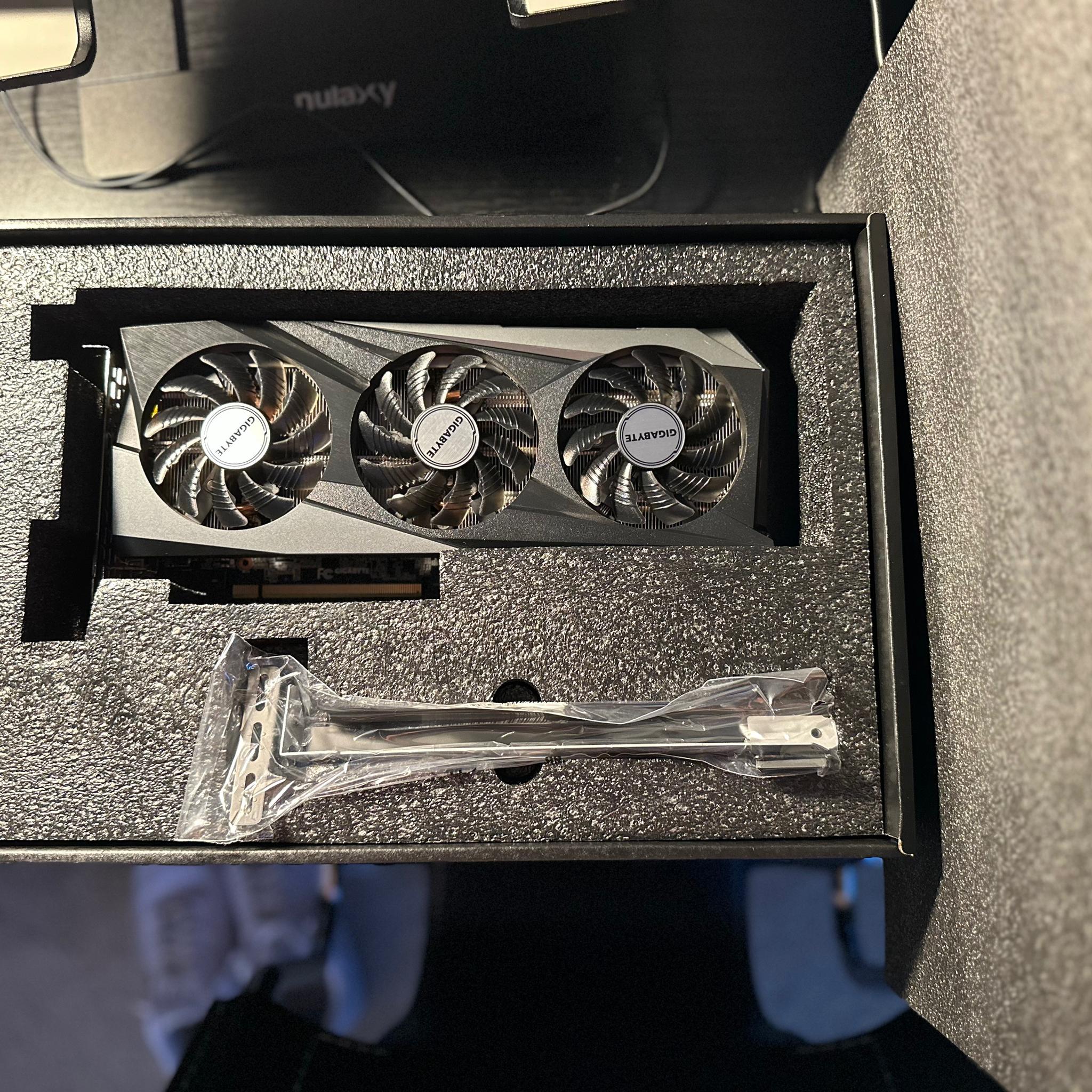 GeForce RTX™ 3060 Ti GAMING OC D6X 8GB *GREAT CONDITION*