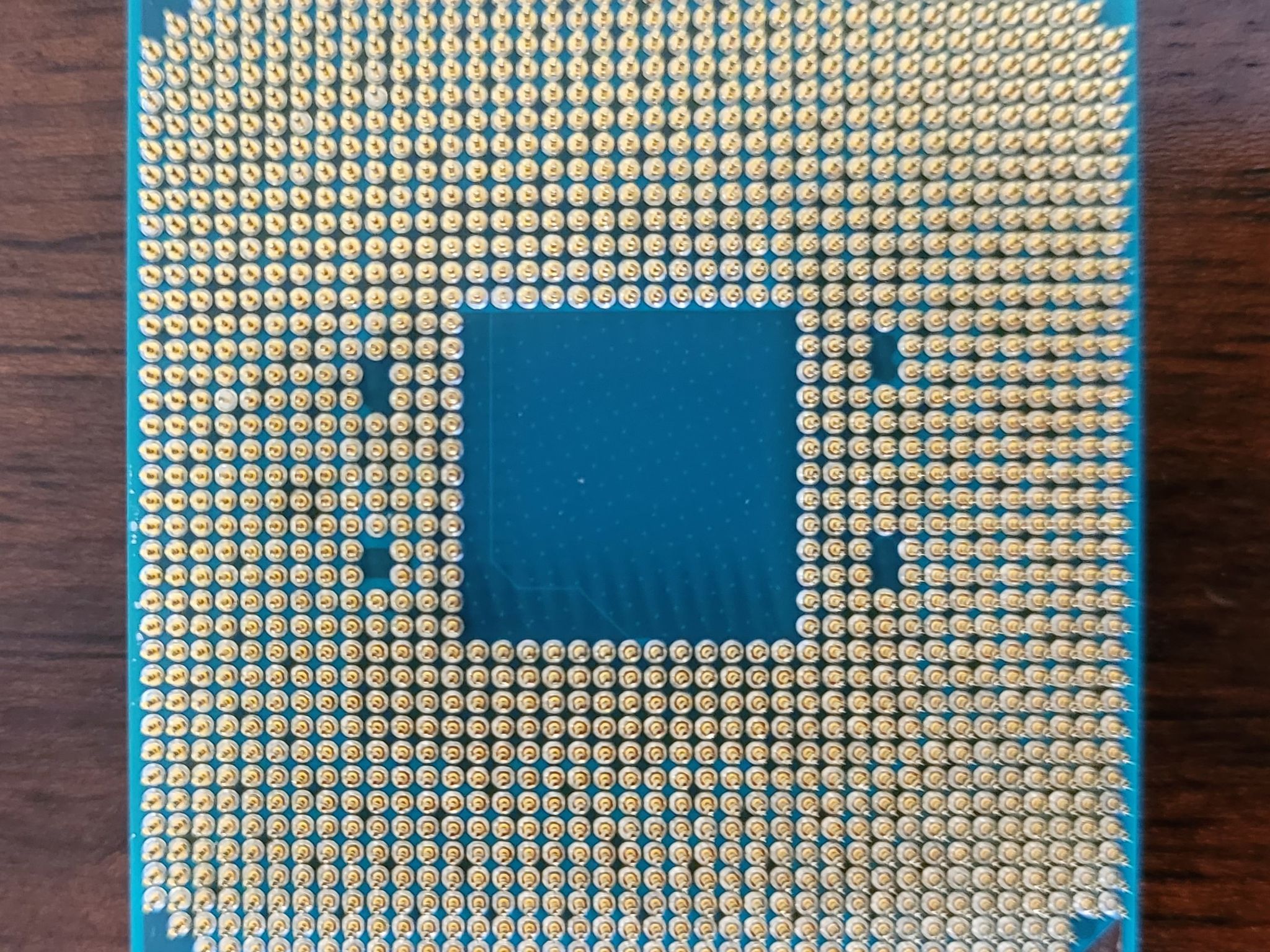 AMD Ryzen 7 2700 8-Core Processor (with Wraith Spire LED Cooler) NO OG BOX