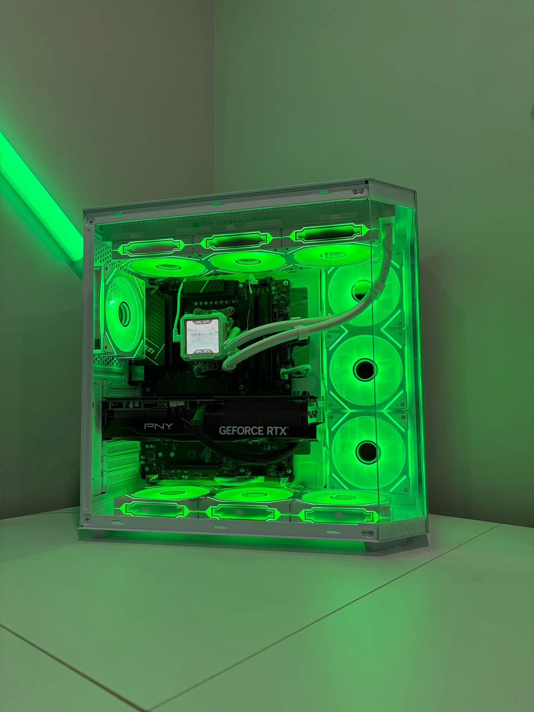 Windowsデスクトップ 9800x3d 5070ti ddr5 16*2 sdd1TB RTX 5070 TI | Ryzen 9800X3D | 32GB DDR5 | 2TB M.2 | 850W Gold PSU
