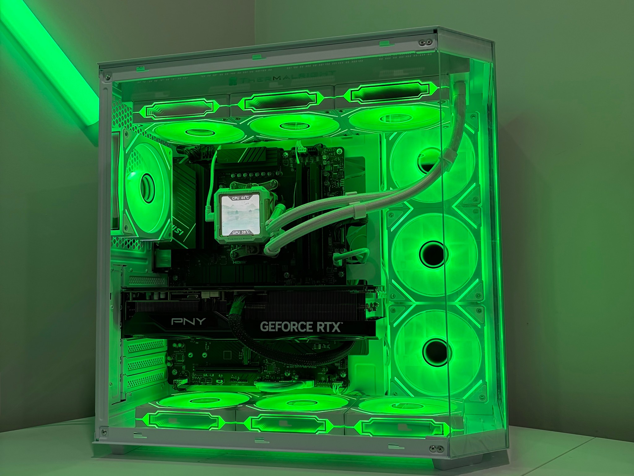 RTX 5070 Ti | Ryzen 7 9800X3D | 32GB DDR5 RAM | 2TB SSD | Gaming PC