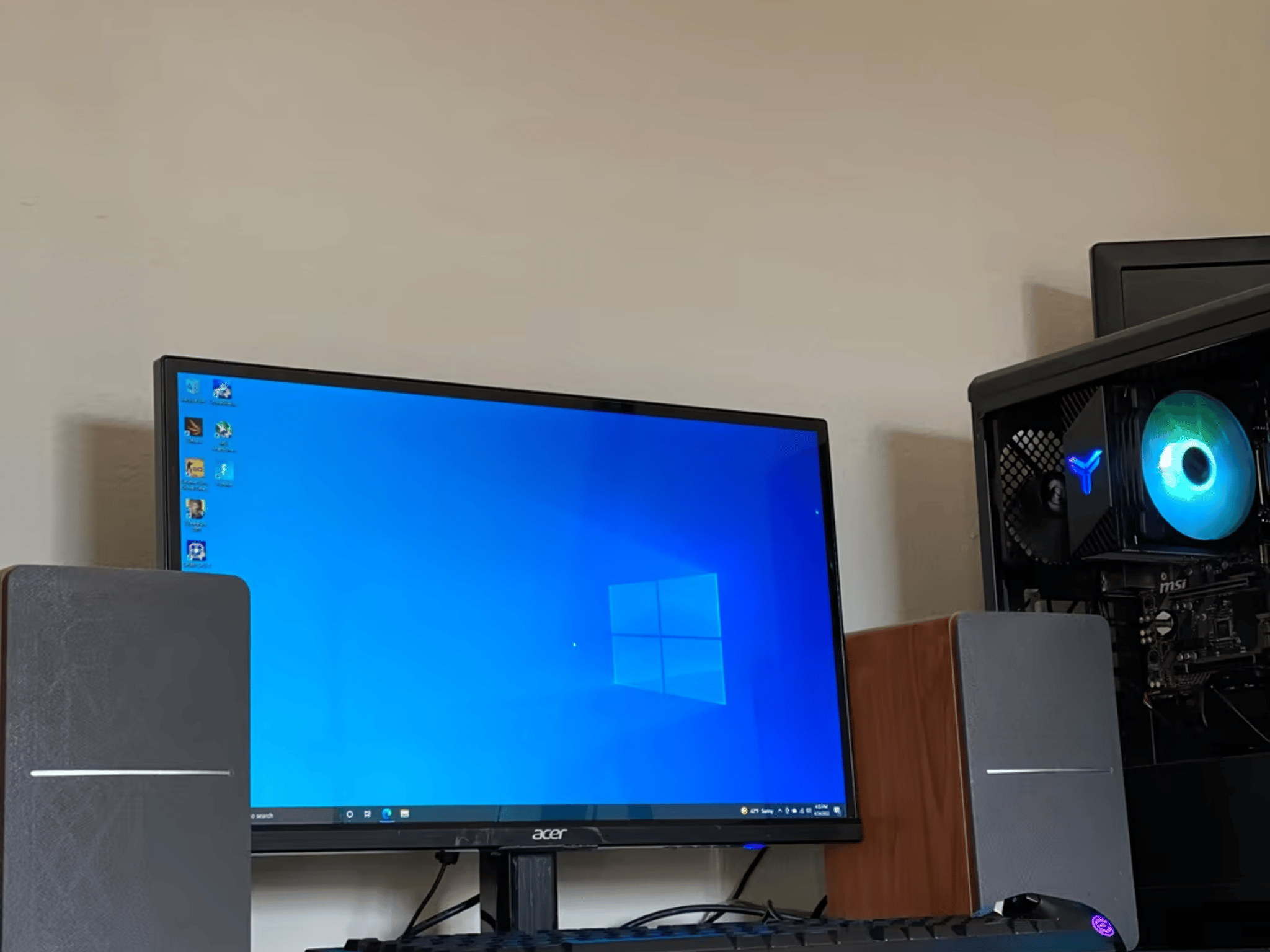 Edifier R1280T Bookshelf/Computer Speakers - 2.0 Stereo Active Near Field Studio Monitor Speaker