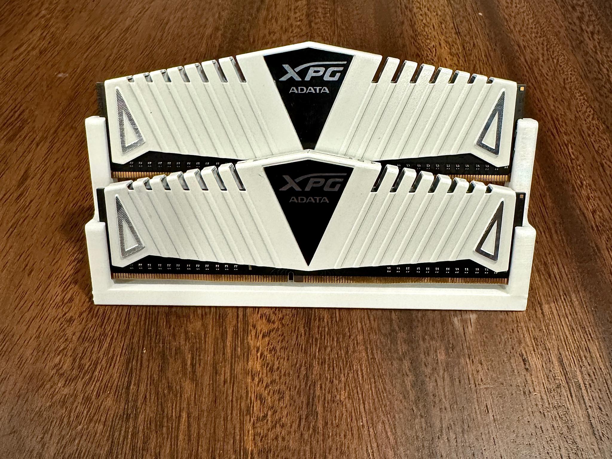 ADATA XPG Z1 16 GB (2 x 8 GB) DDR4-3000 CL16 Memory