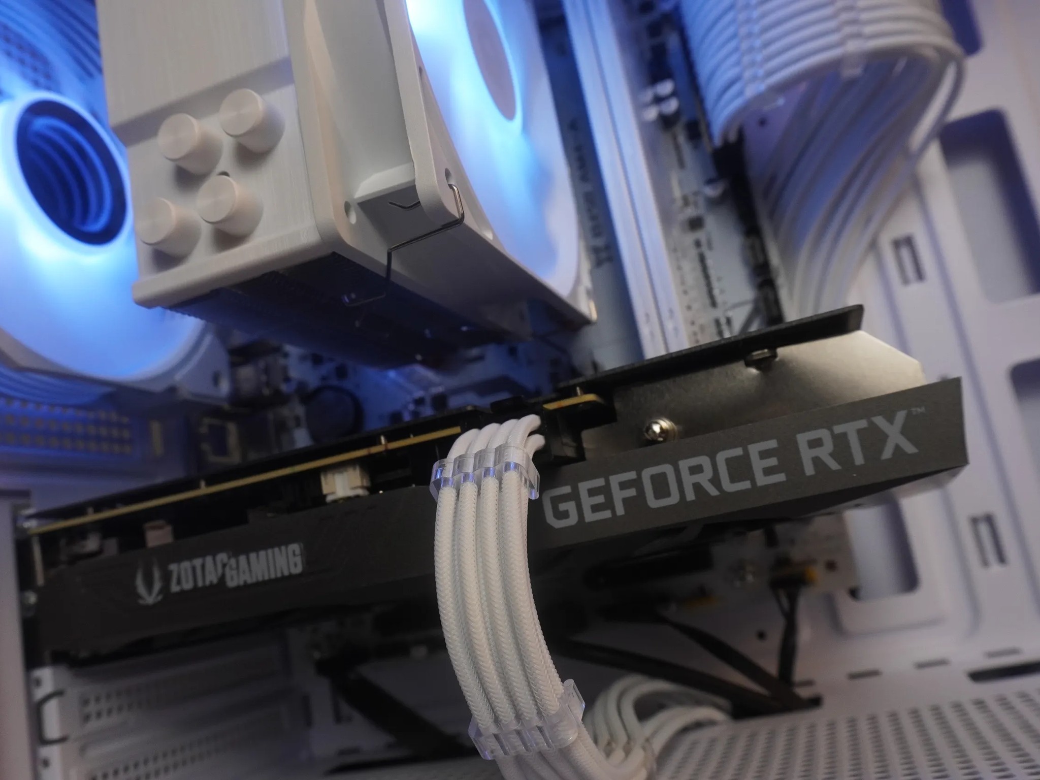 🤍 ARCTIC BEAST 🤍 1440p/1080p GAMING MACHINE 💚RTX 3060 12GB 🧡 Ryzen 5 5600 | 32GB | WIFI