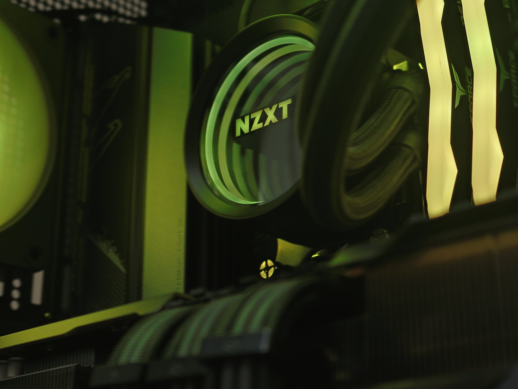 🔥 Ryzen 9 9950X3D + RX 9070 XT 16GB | 32GB DDR5-6000 | 1TB NVMe | 1000W Gold 🔥
