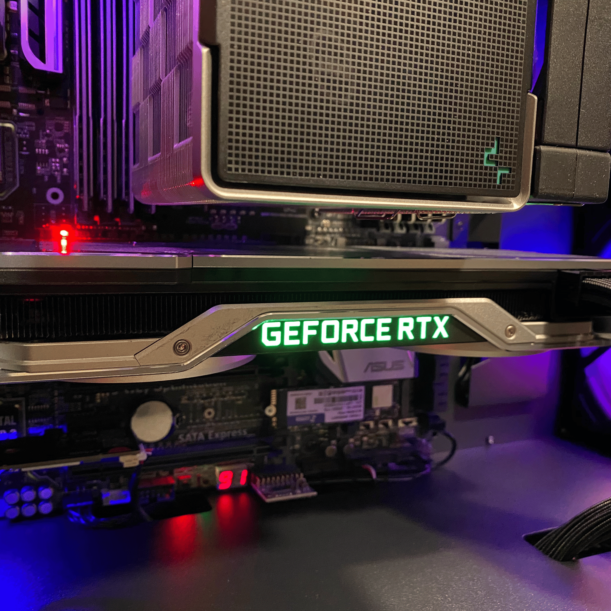 2080 Ti Founders Edition - Works Perfectly - Slight Cosmetic Blemish