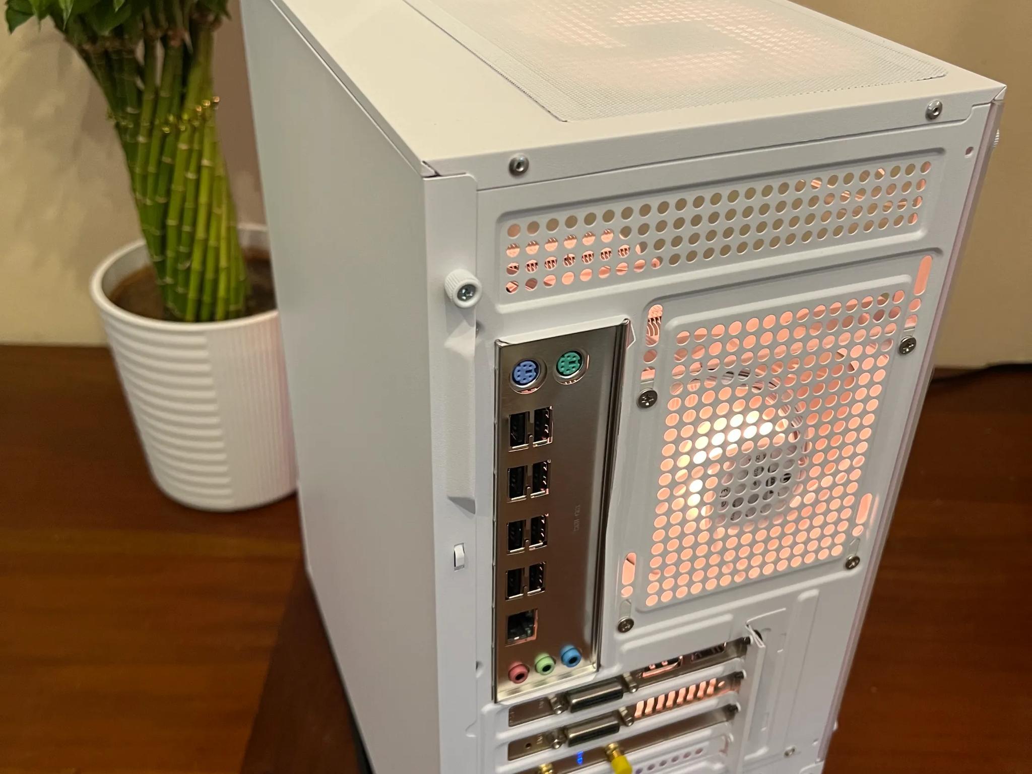 Intel 10 Core White Gaming PC RX 580 1tb SSD 16GB RAM WIFi WINDOWS 11 Pro