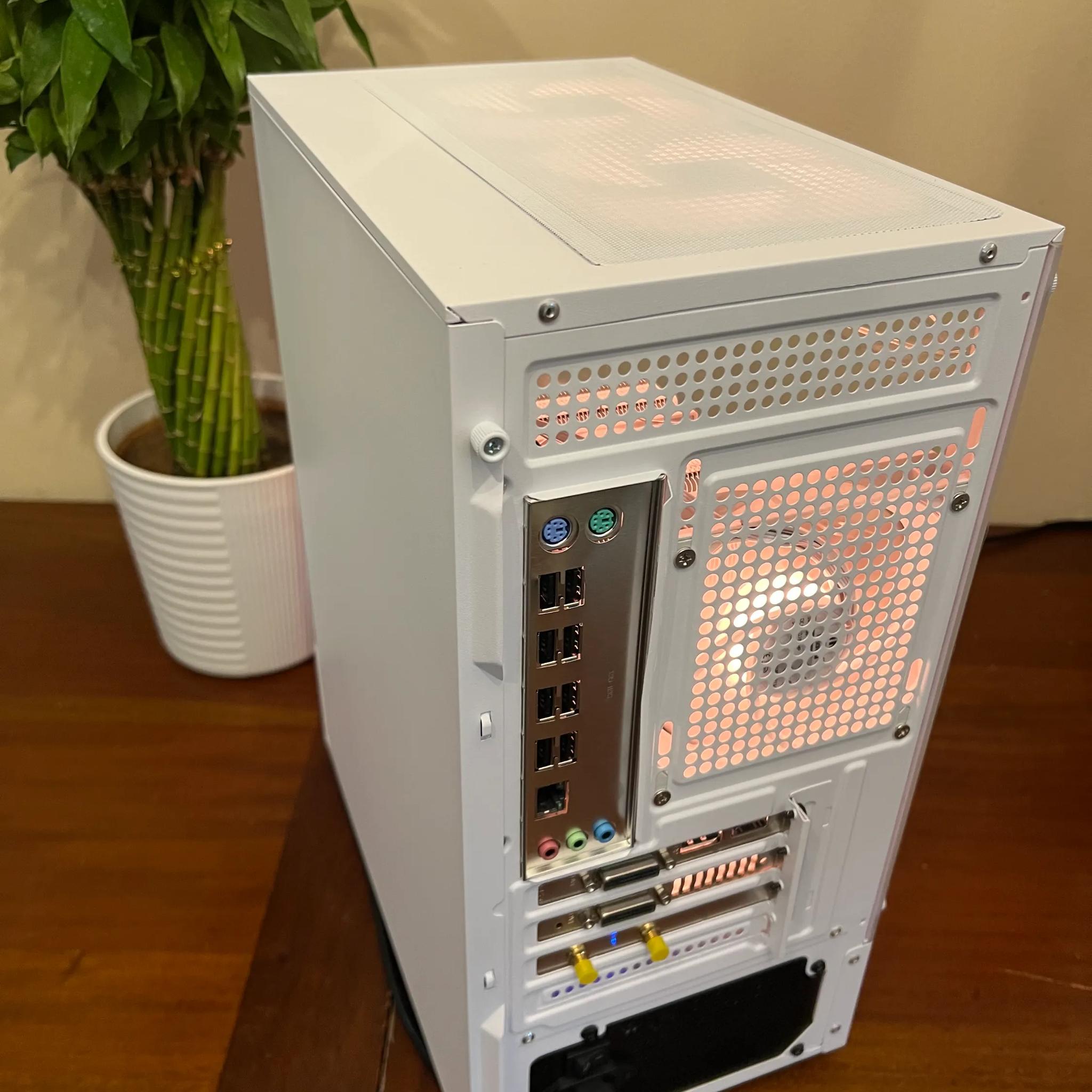 Intel 10 Core White Gaming PC RX 580 1tb SSD 16GB RAM WIFi WINDOWS 11 Pro