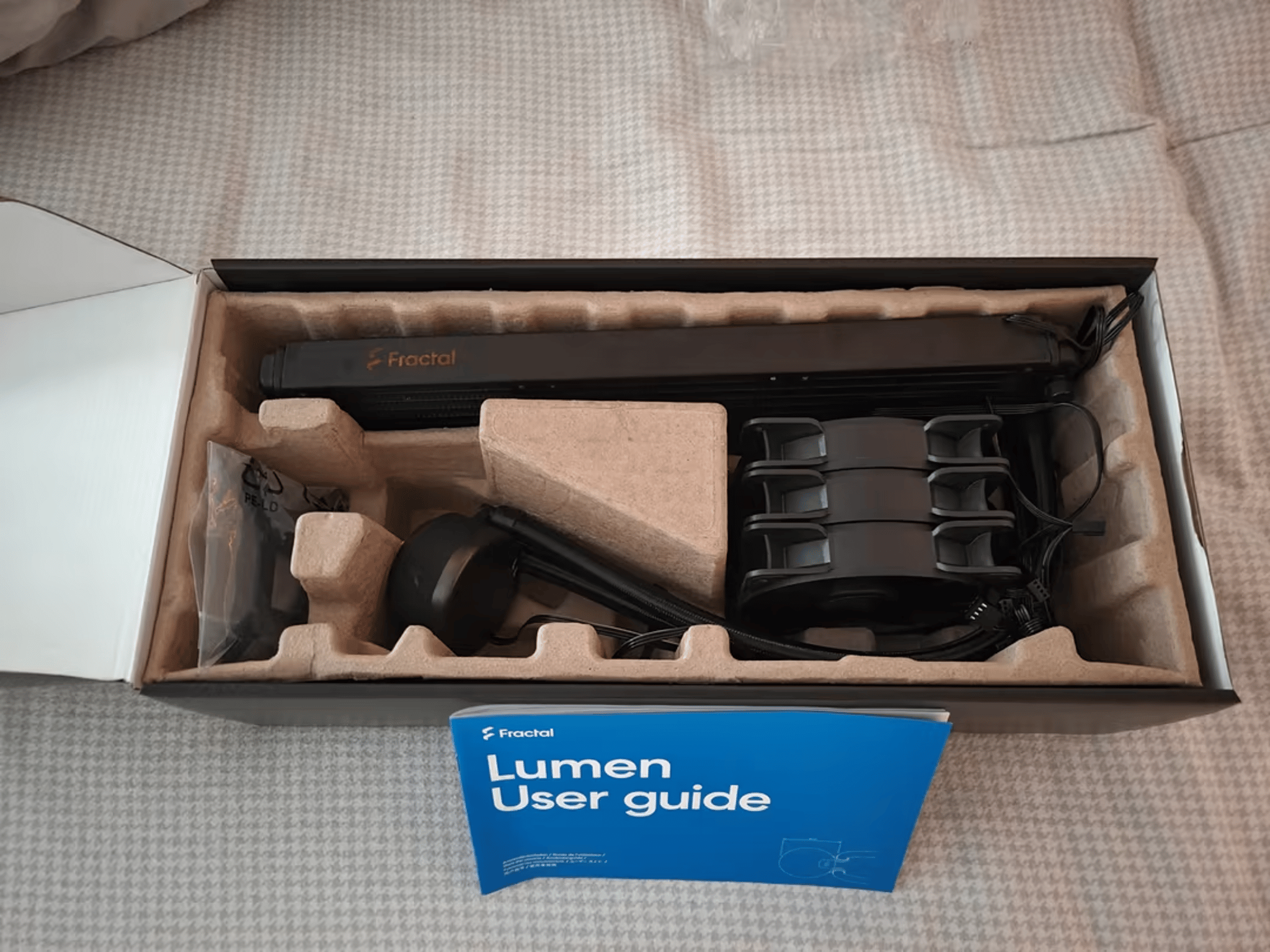 Fractal Design Lumen S36 (used less than 2 months) 