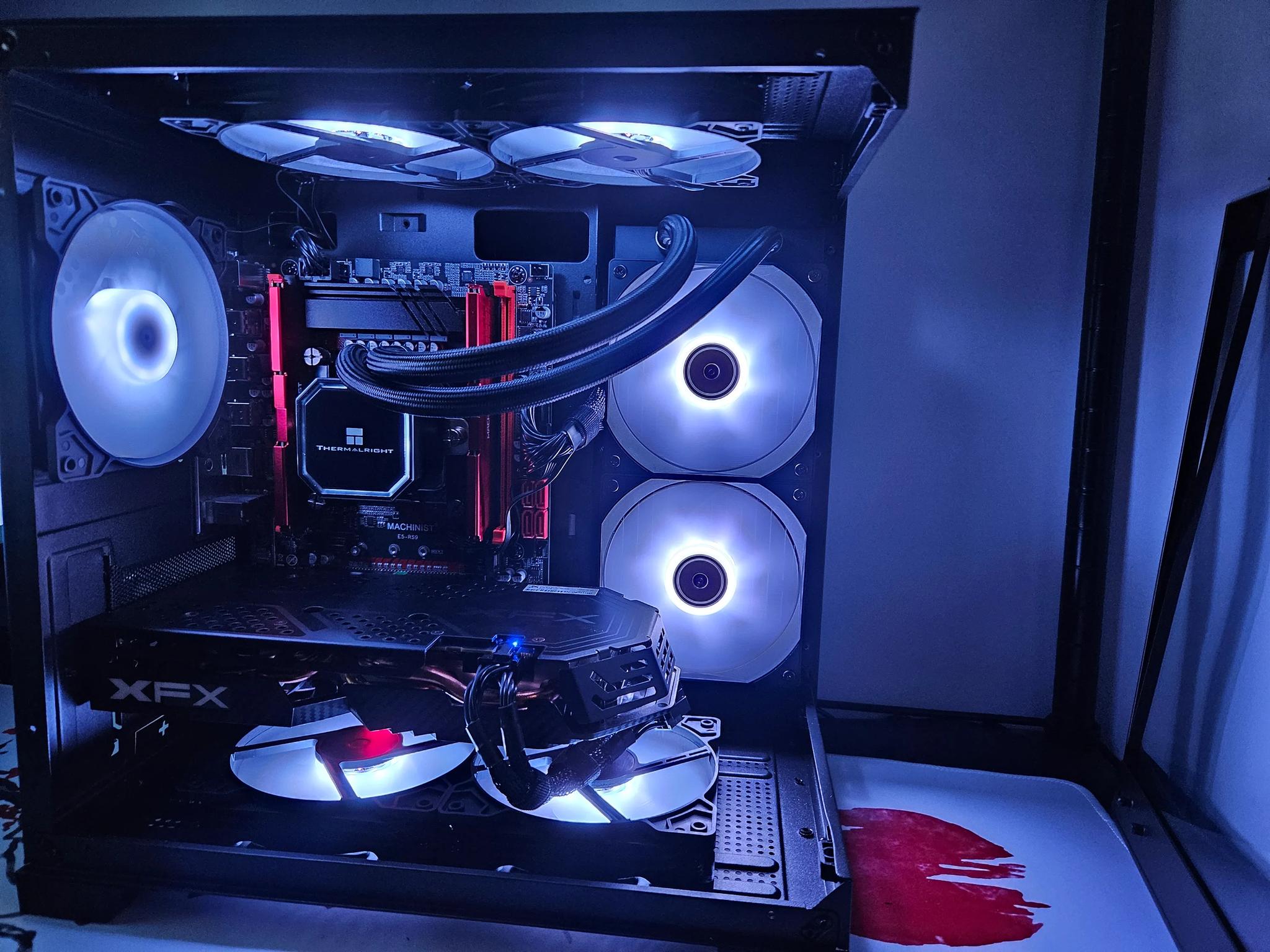 Liquid cooled Budget Beast Intel 10 core / 16GB DDR4 / 1TB SSD / RX580 8GB