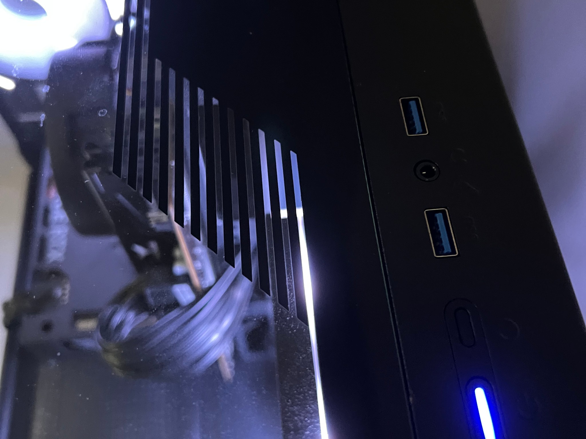 | RTX 4060 | ryzen 5 5500 | 16gb ddr4-3200mhz | 1tb nvme ssd | 1440p/4k gaming mid ranged
