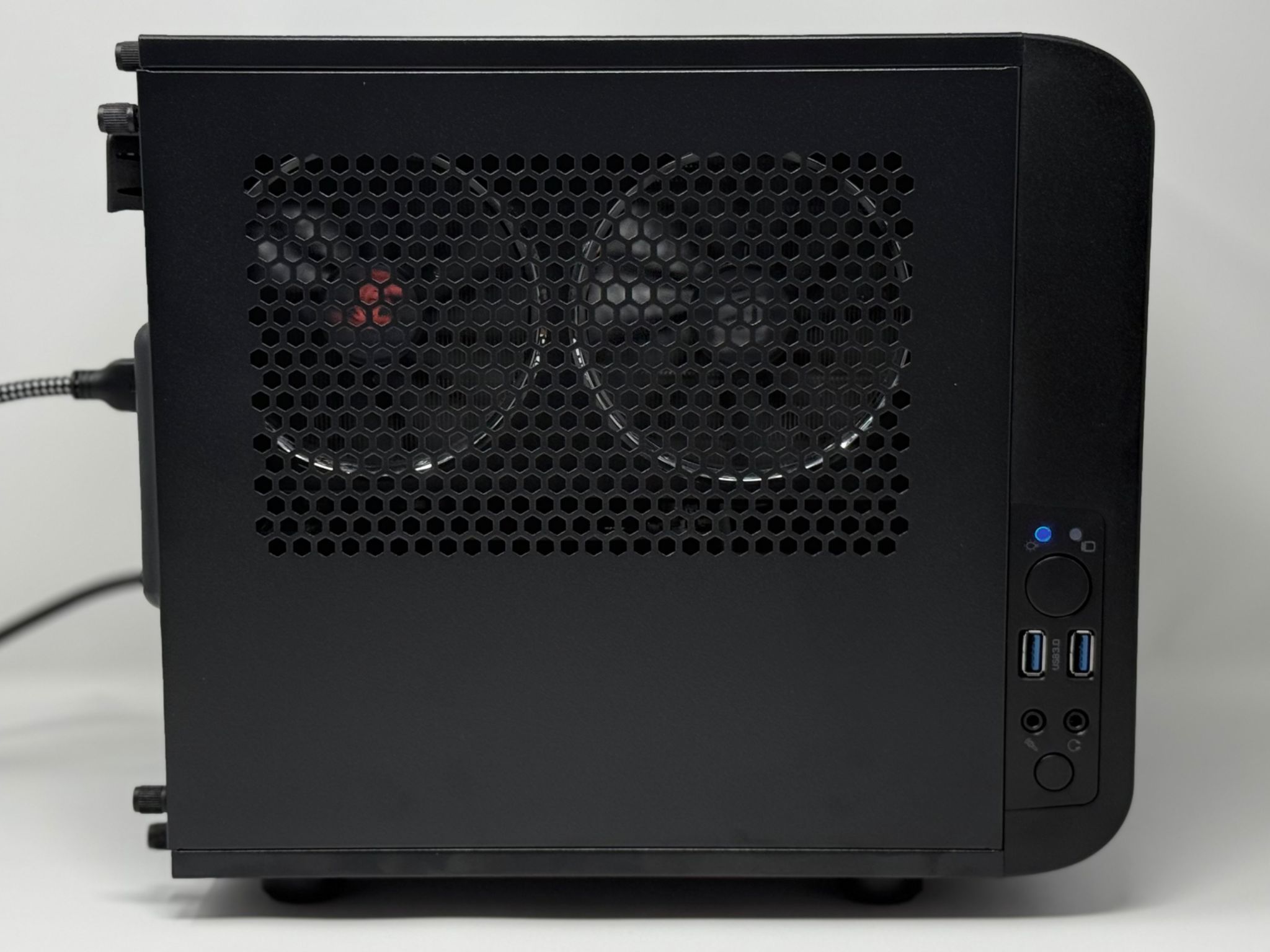 🧊The Cube™️ v2 - RX 5700XT | 2TB SSD | Ryzen 5 3600 | 16GB DDR4