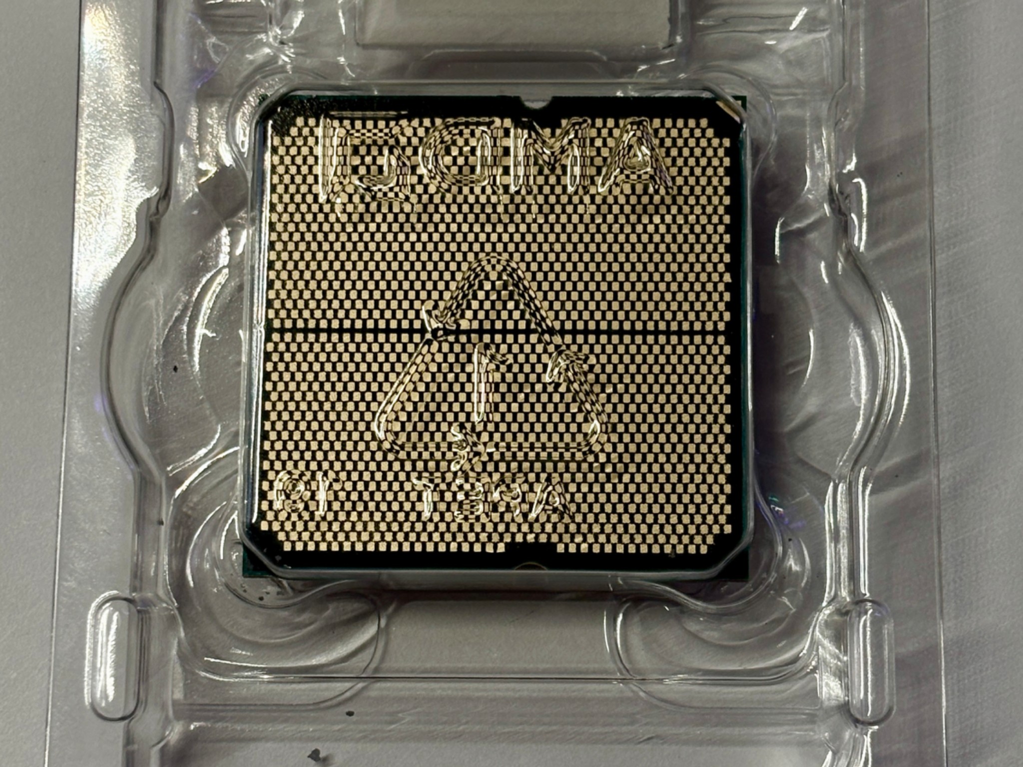 AMD Ryzen 7 7800X3D - lightly used and mounted once