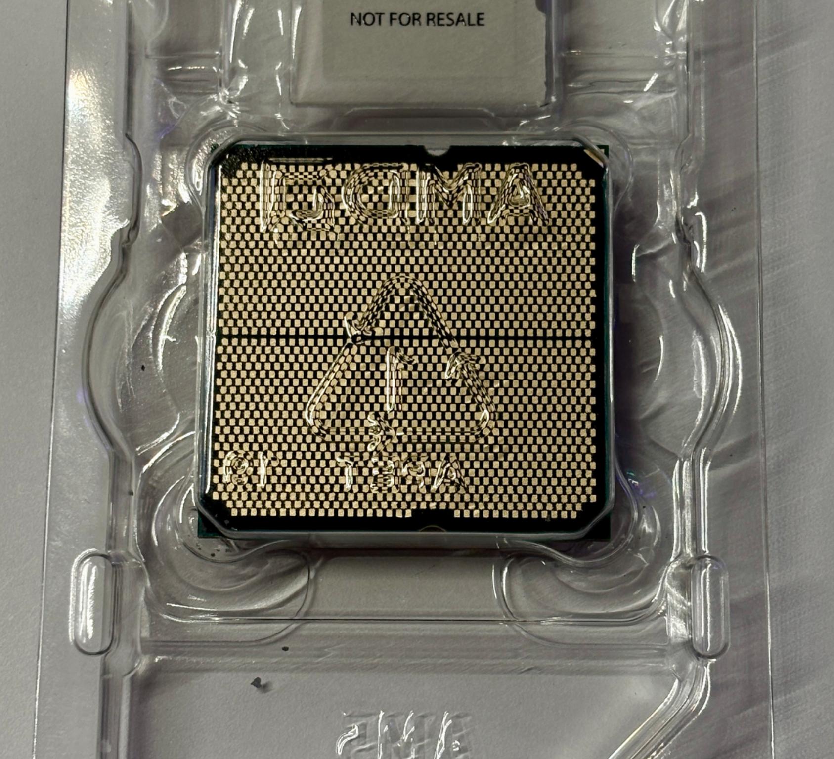 AMD Ryzen 7 7800X3D - lightly used and mounted once