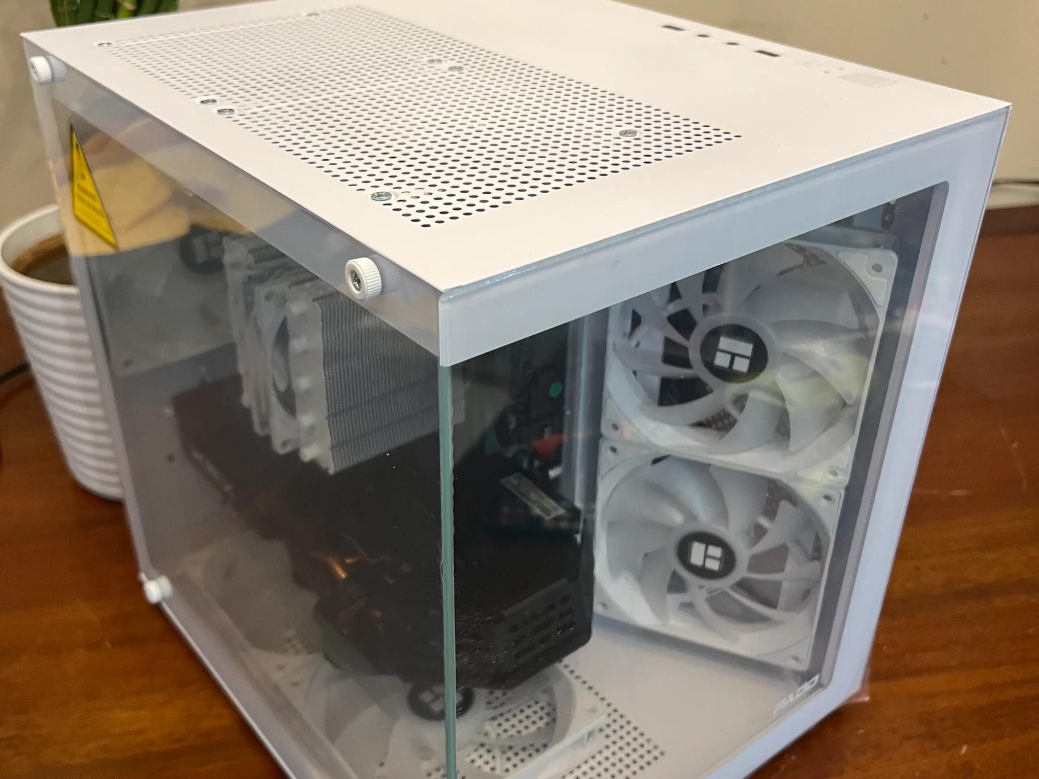 Intel 10 Core White Gaming PC RX 580 1tb Storage 32GB RAM WIFi WINDOWS 11 Pro