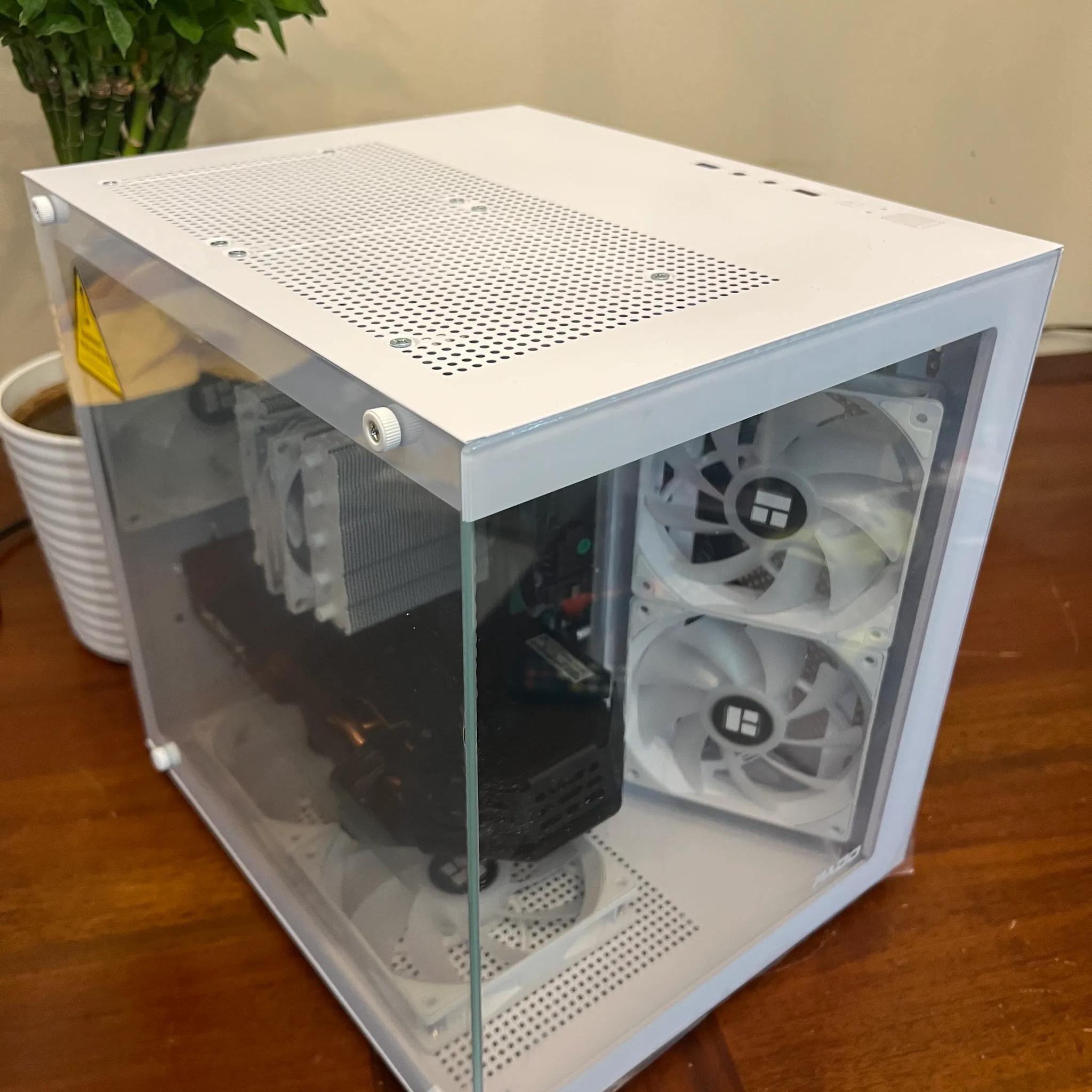 Intel 10 Core White Gaming PC RX 580 1tb Storage 32GB RAM WIFi WINDOWS 11 Pro