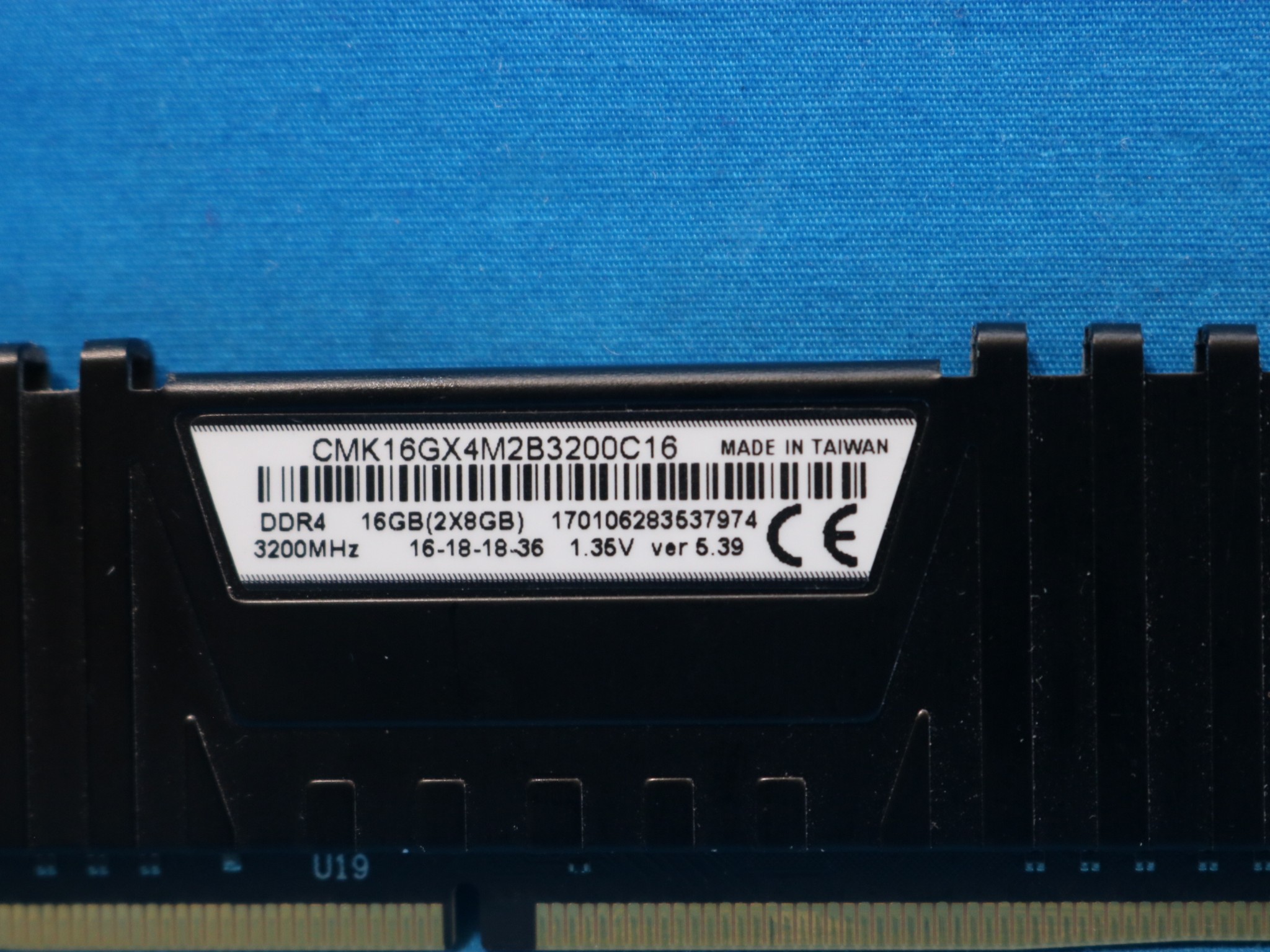 Corsair Vengeance LPX 16GB (2x8GB) DDR4 3200MHz 1.35V CL16 Desktop RAM Kit CMK16GX4M2B3200C16