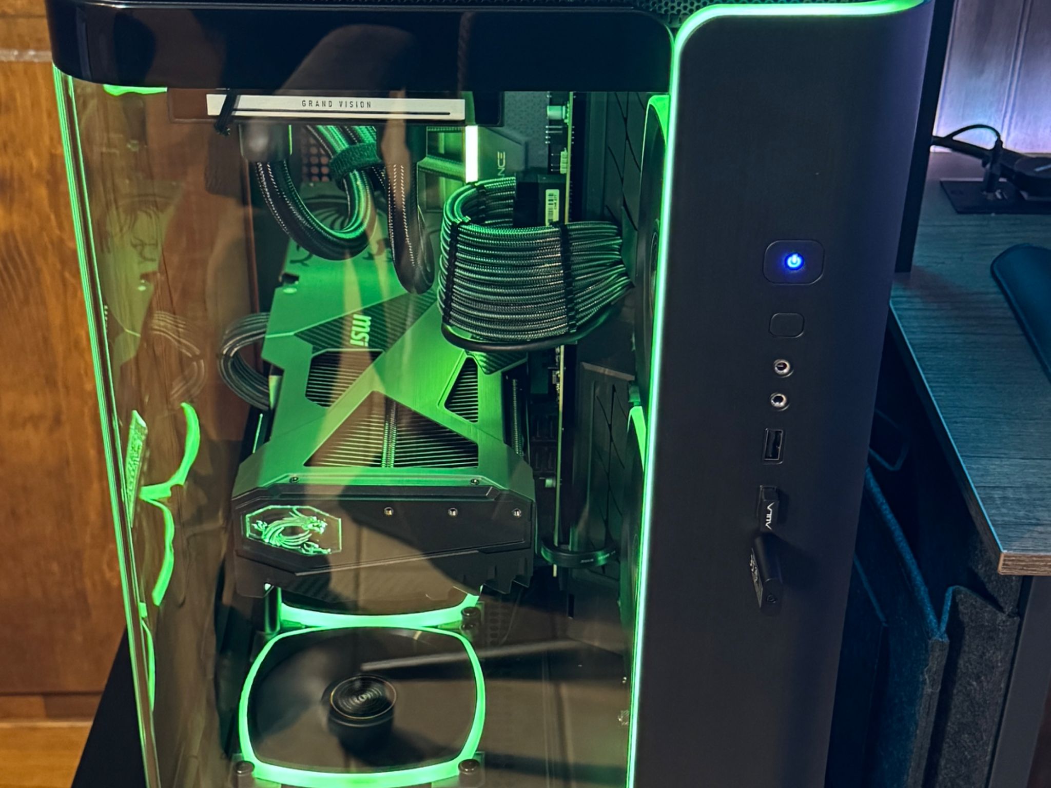 Custom Gaming PC MSI Vanguard 5070ti 16GB, Ryzen 7800x3d, MSI X870 Motherboard, 32GB DDR5. 1440p 4k