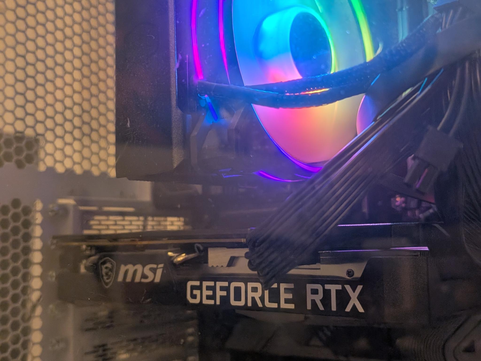 White Tempered Glass Ryzen 7 7700X 8-core RTX 3060 12GB 32GB DDR5